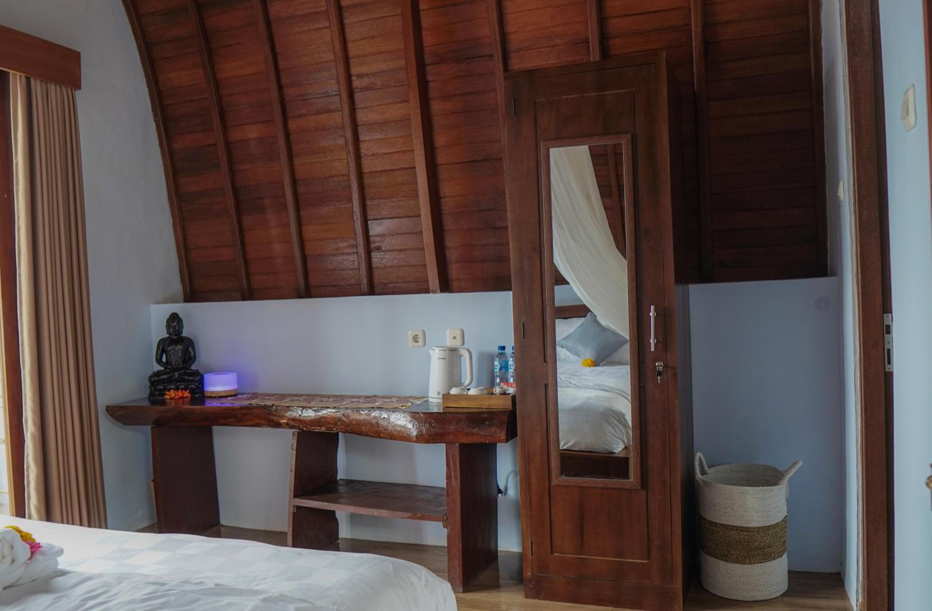 Double Room with Pool View - Photo 18