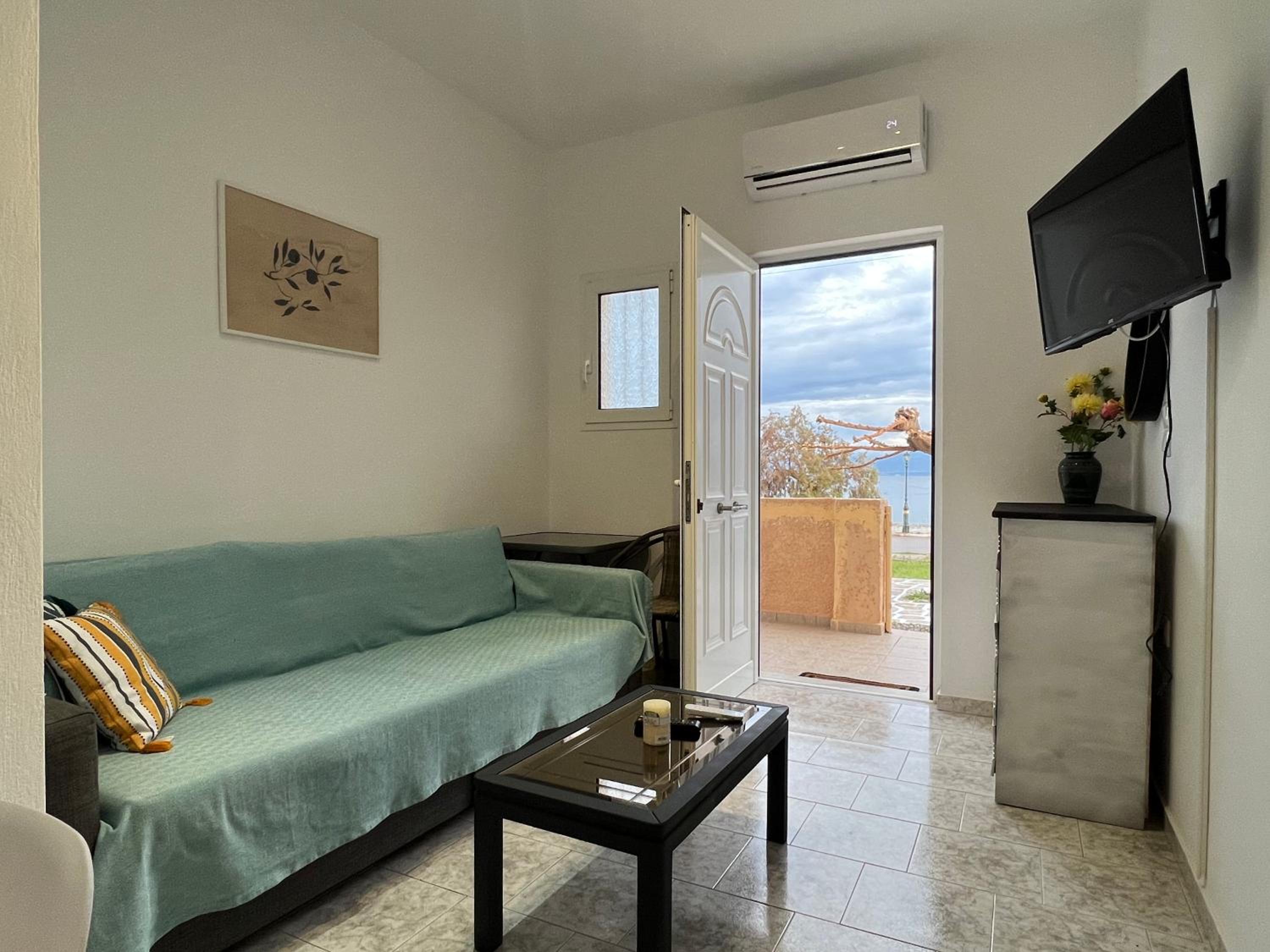 One-Bedroom House photo 3