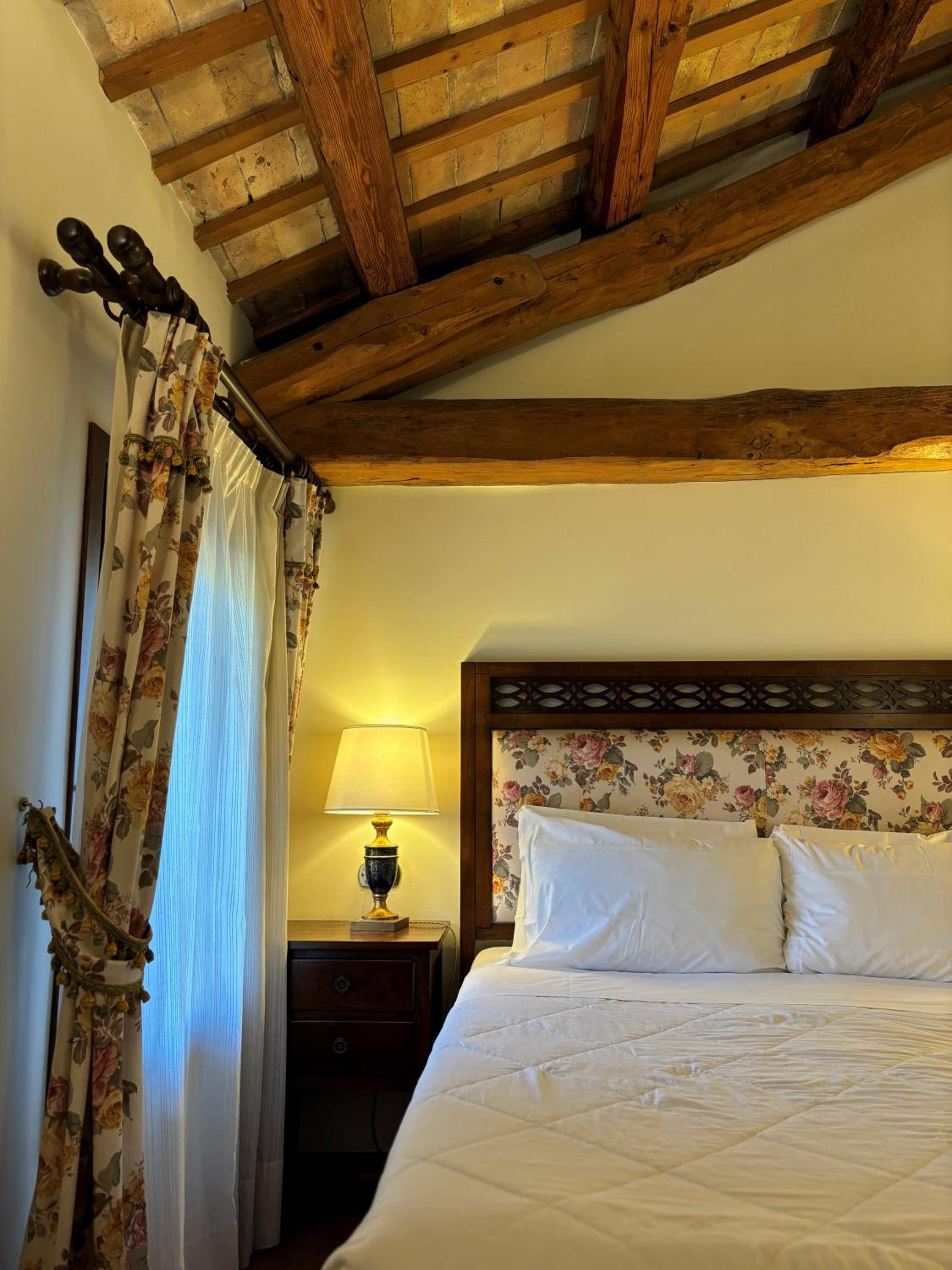 Executive Room - Photo 23