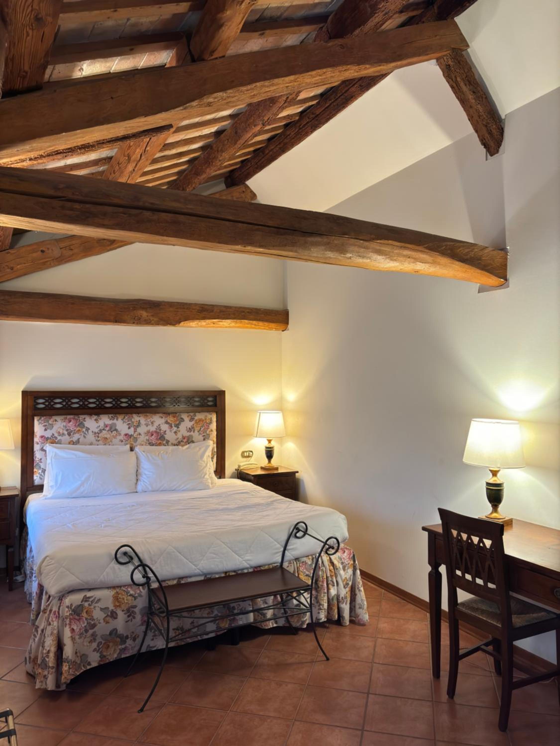 Executive Room - Photo 14