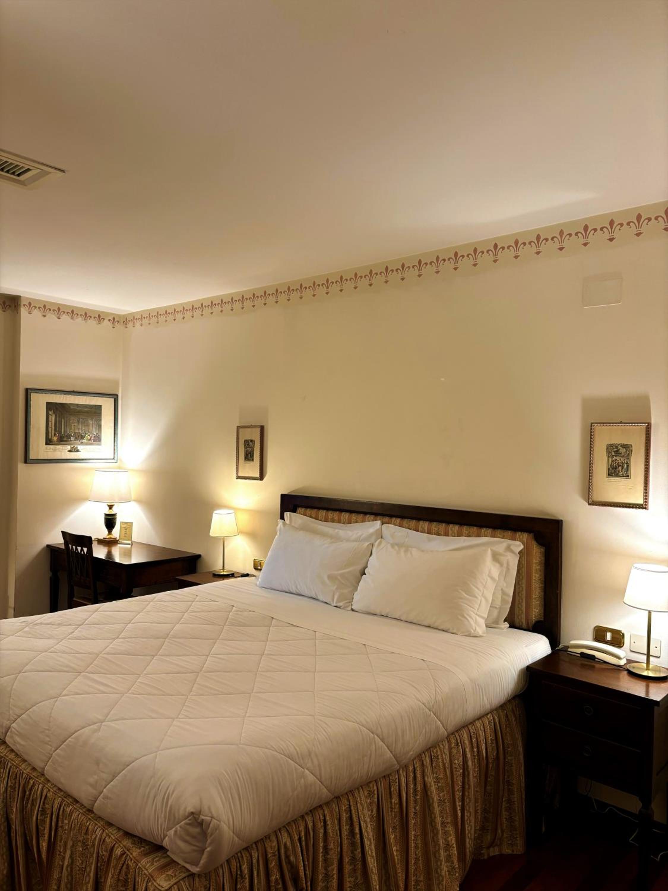Executive Room - Photo 9