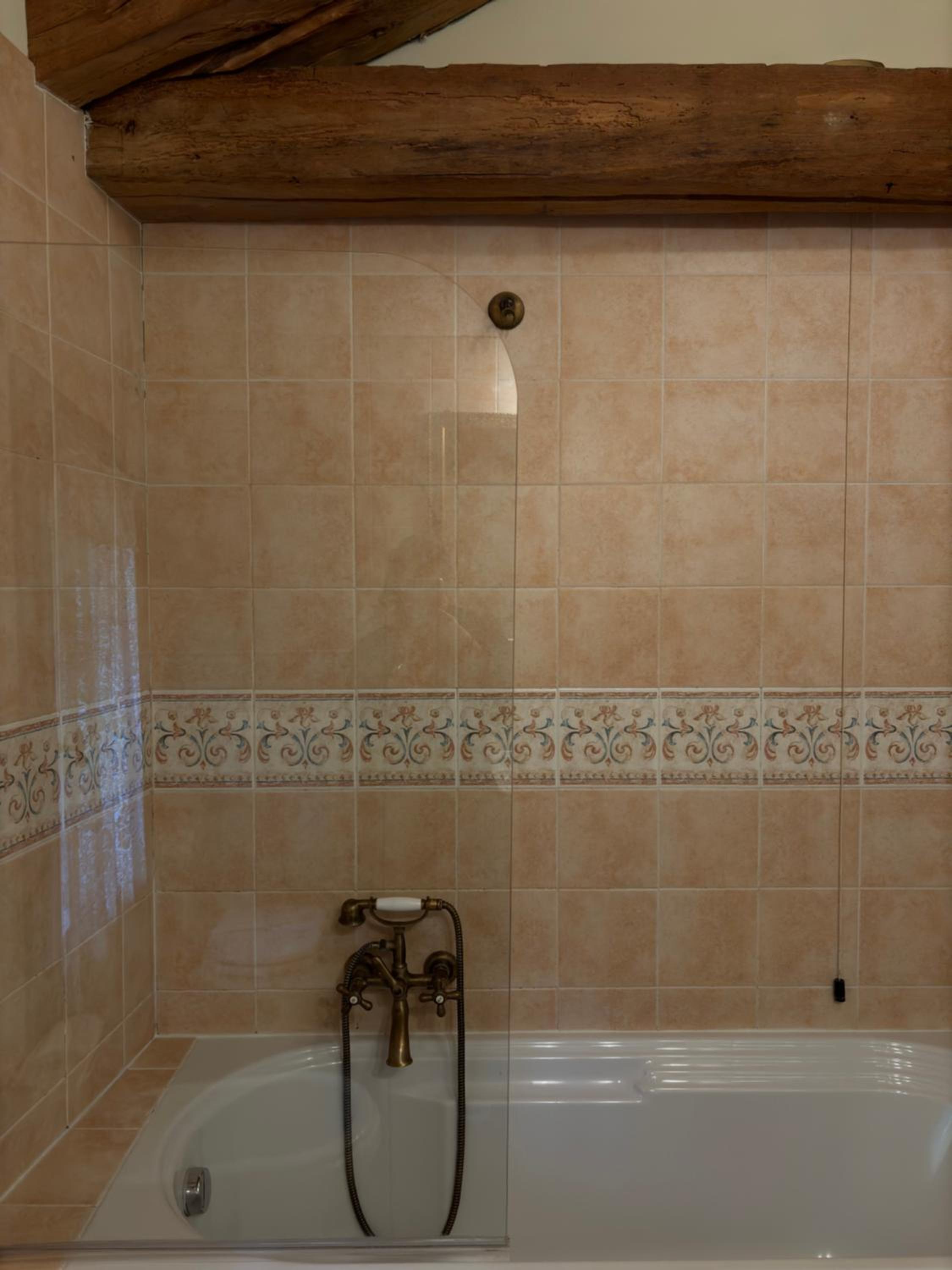 Executive Room - Photo 12