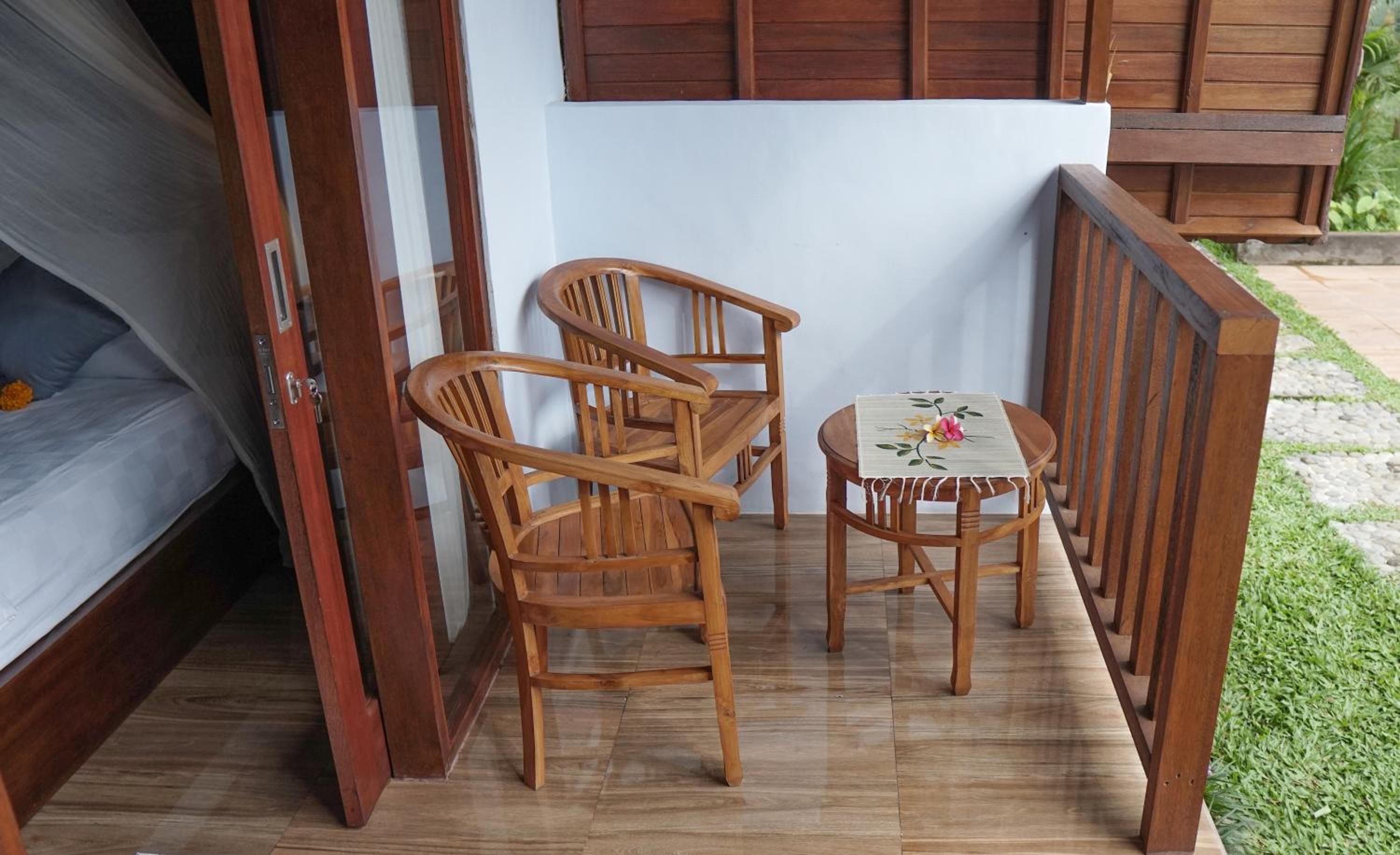 Double Room with Pool View - Photo 8