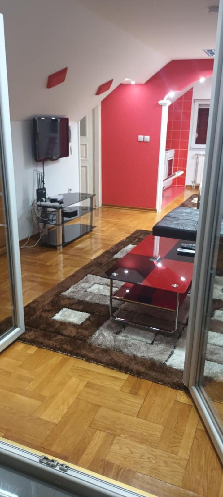 One-Bedroom Apartment photo 2