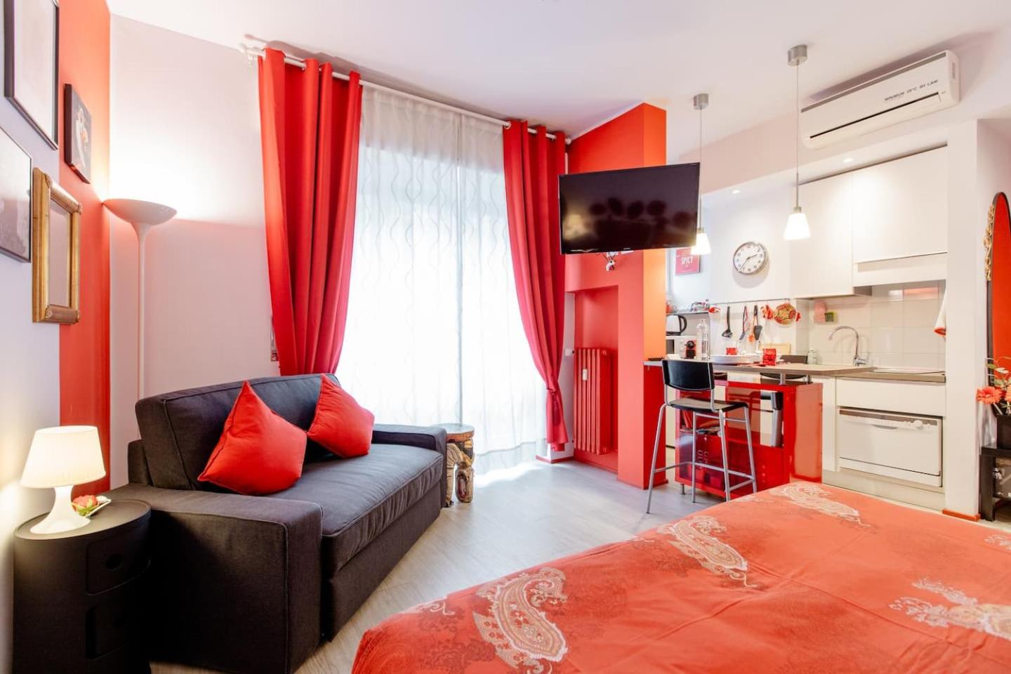 Studio Apartment