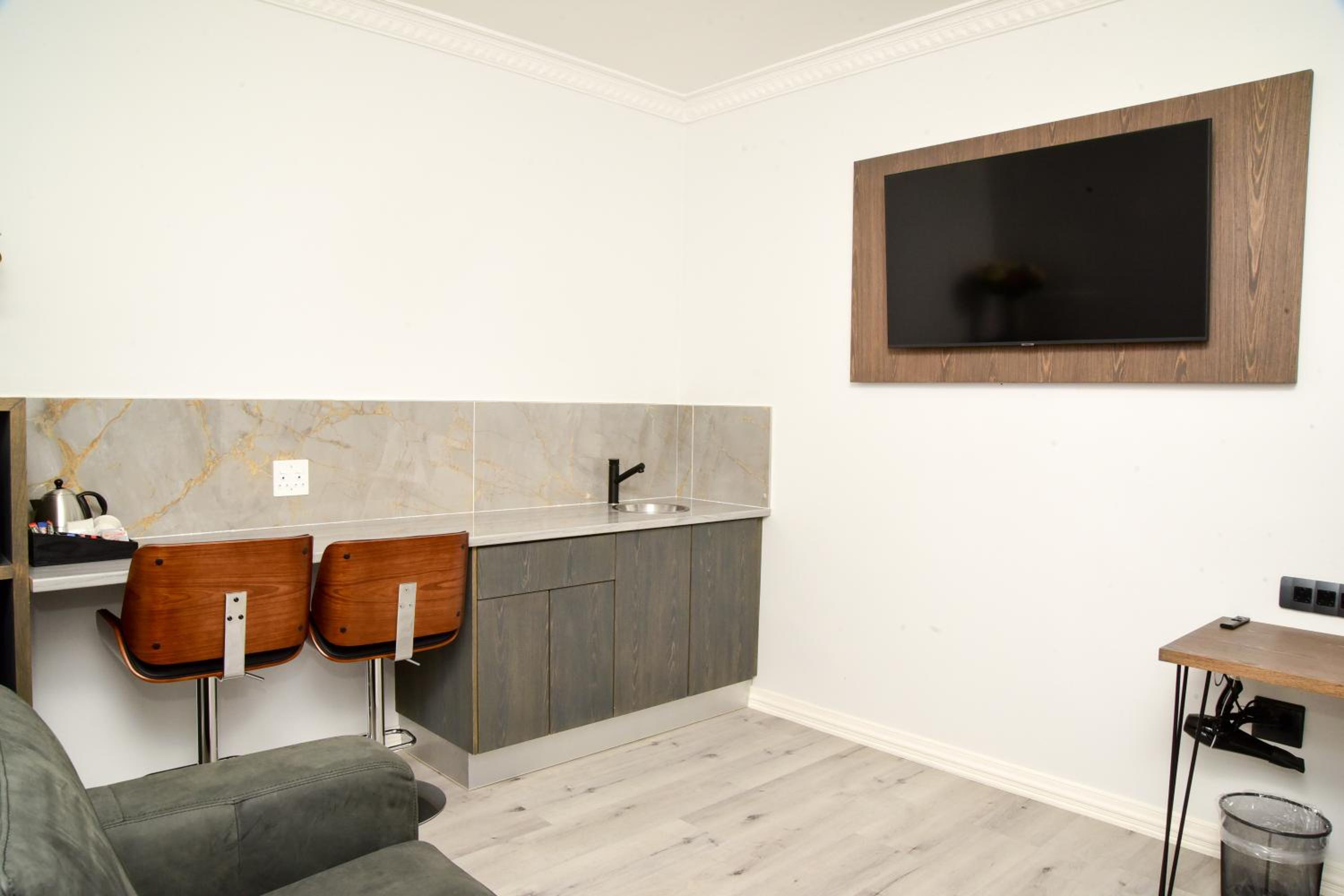 Executive Suite photo 2