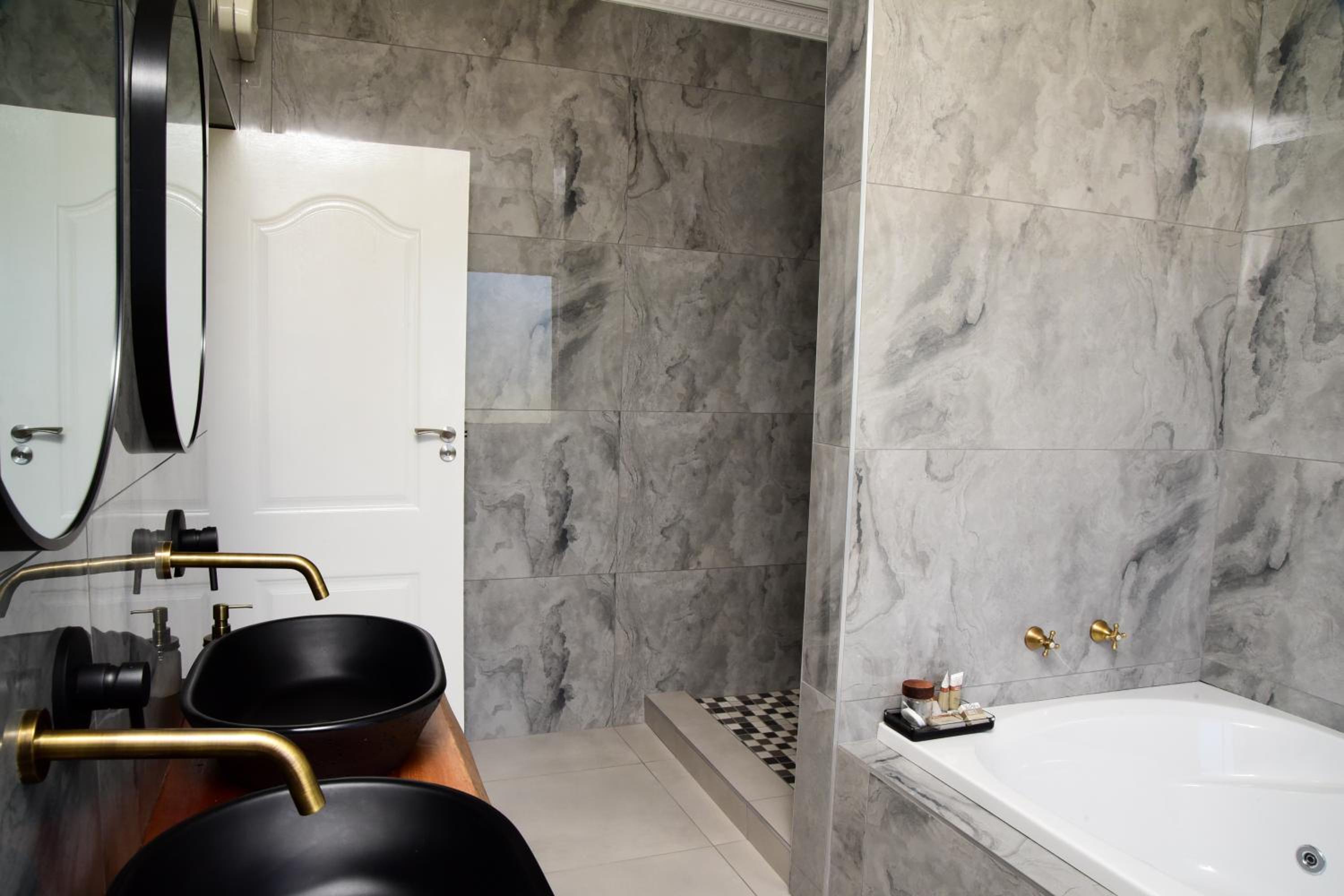 Executive Suite photo 3