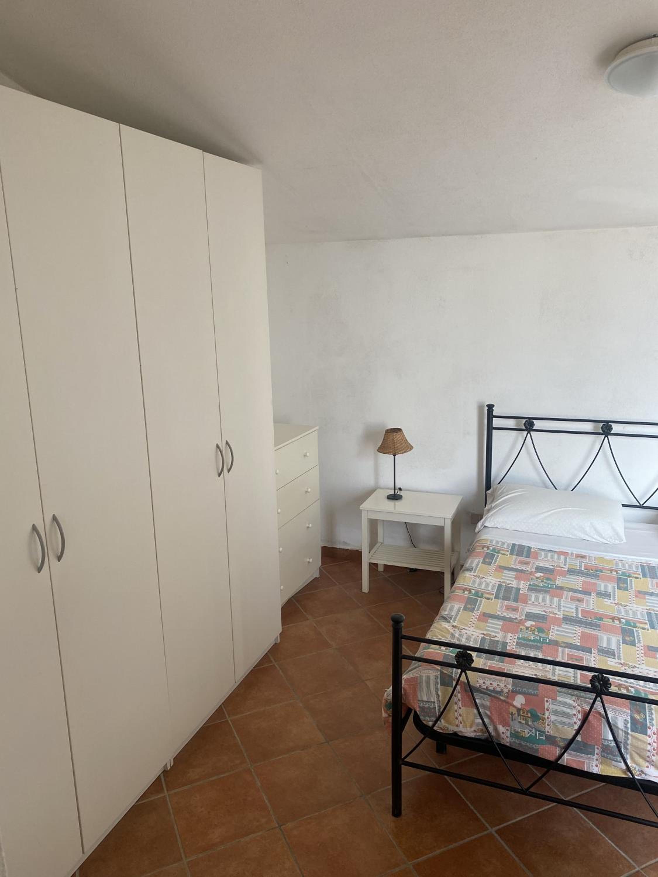 One-Bedroom Apartment (5 Adults) photo 1