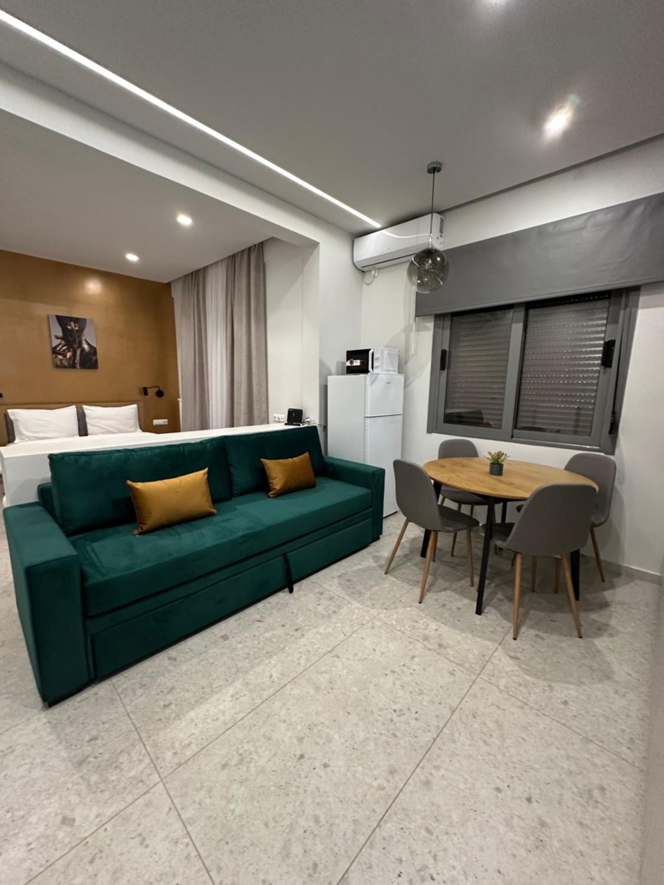 One-Bedroom Apartment