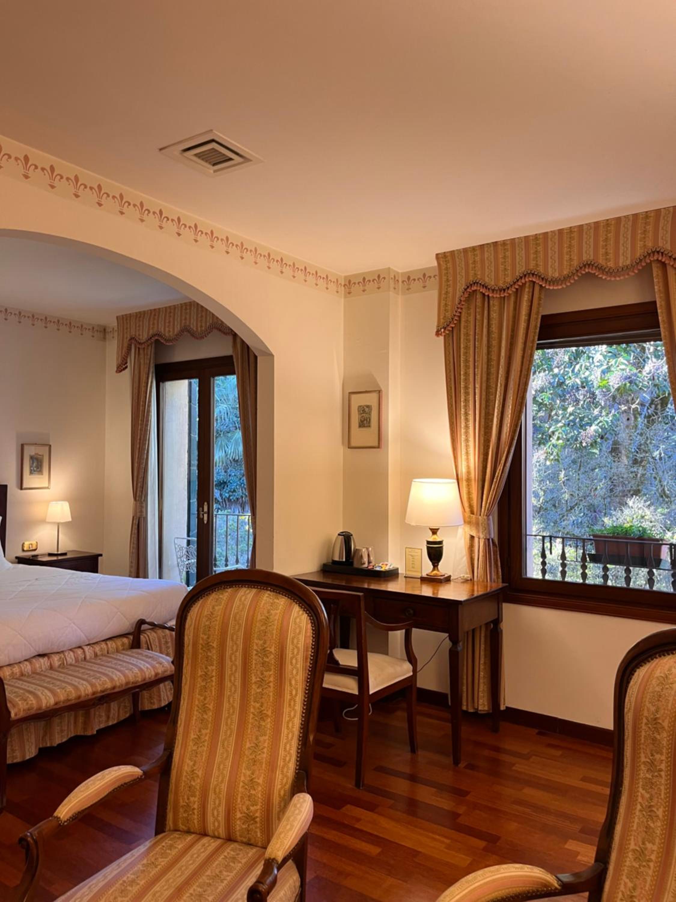 Suite - Photo 11