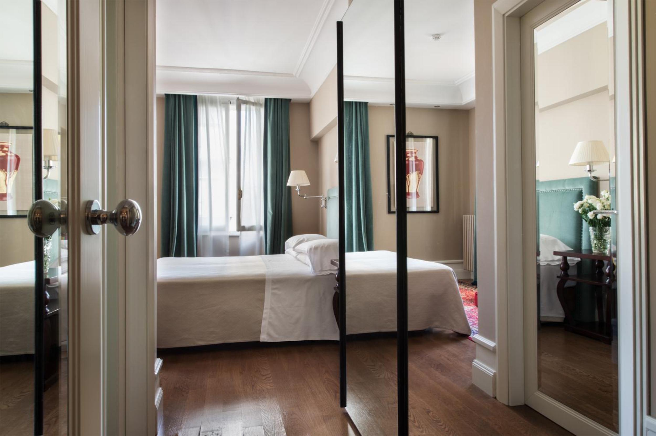 Suite - Photo 2