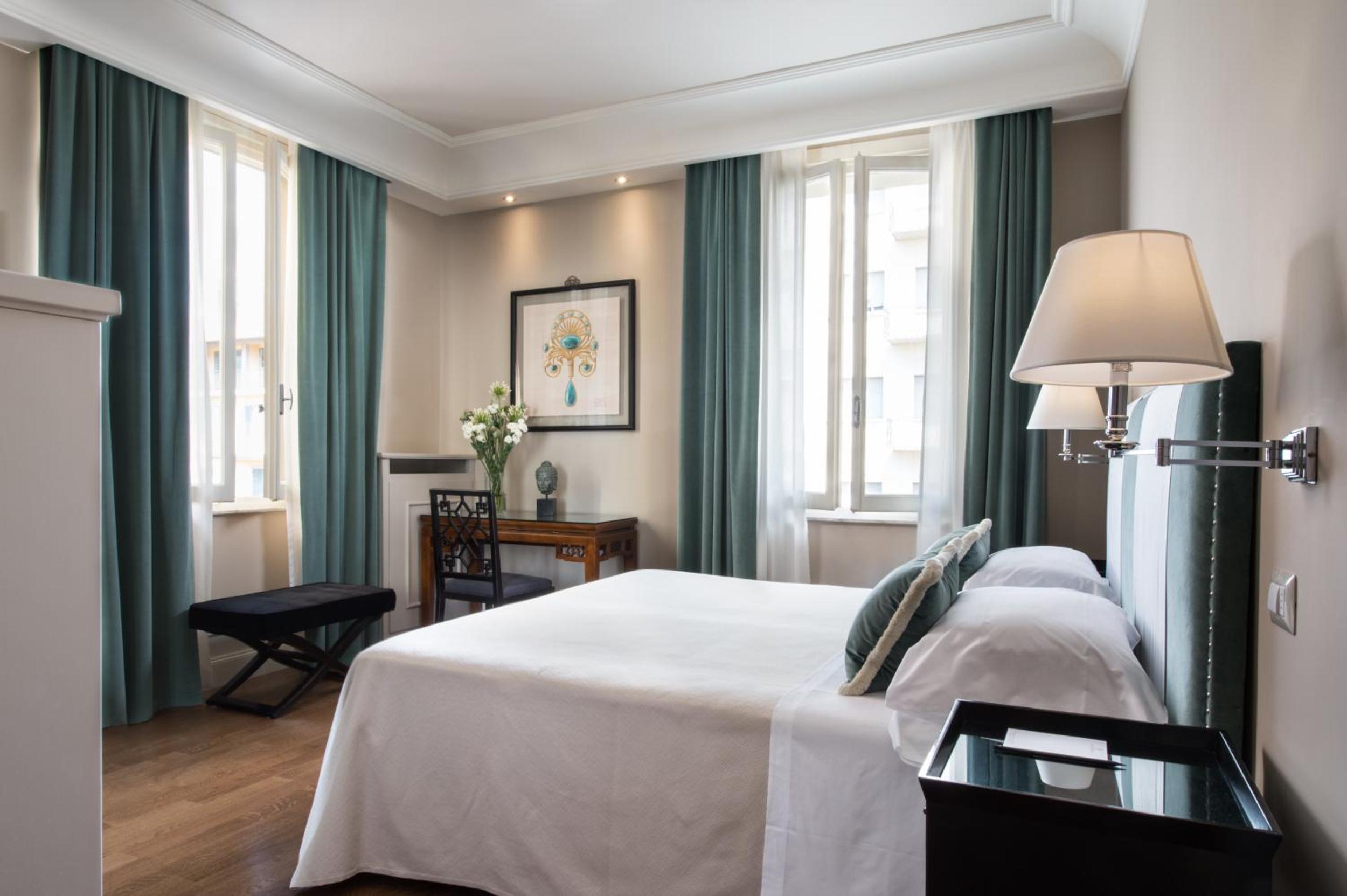 Suite - Photo 1