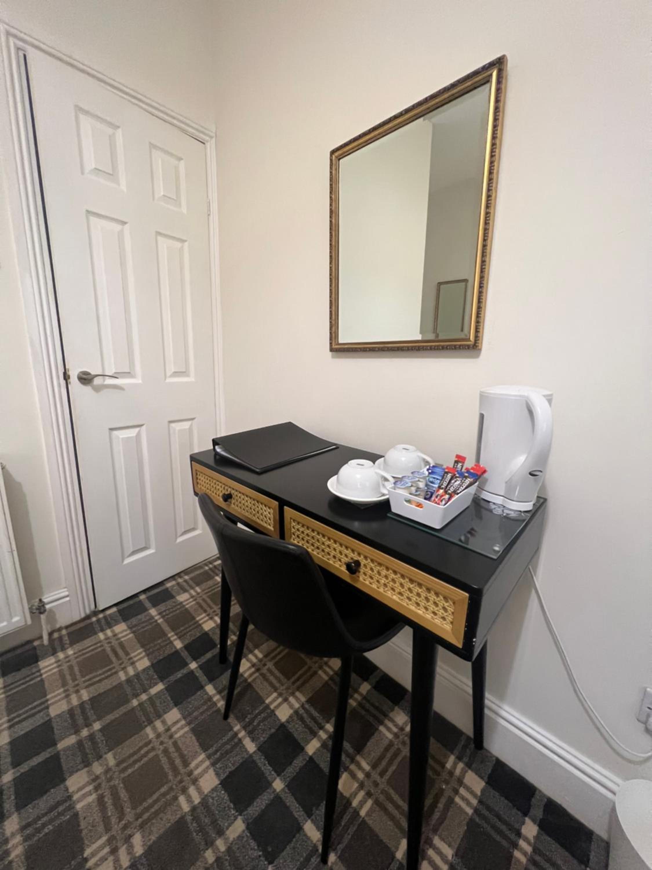 Double Room - Disability Access photo 3