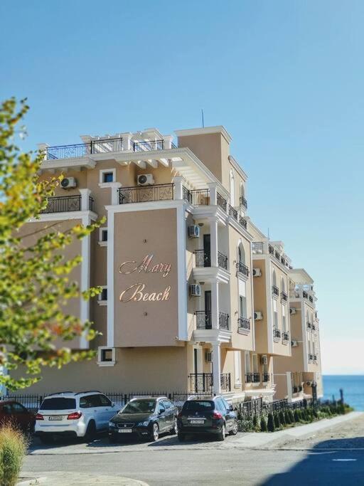One-Bedroom Apartment with Balcony and Sea View photo 2