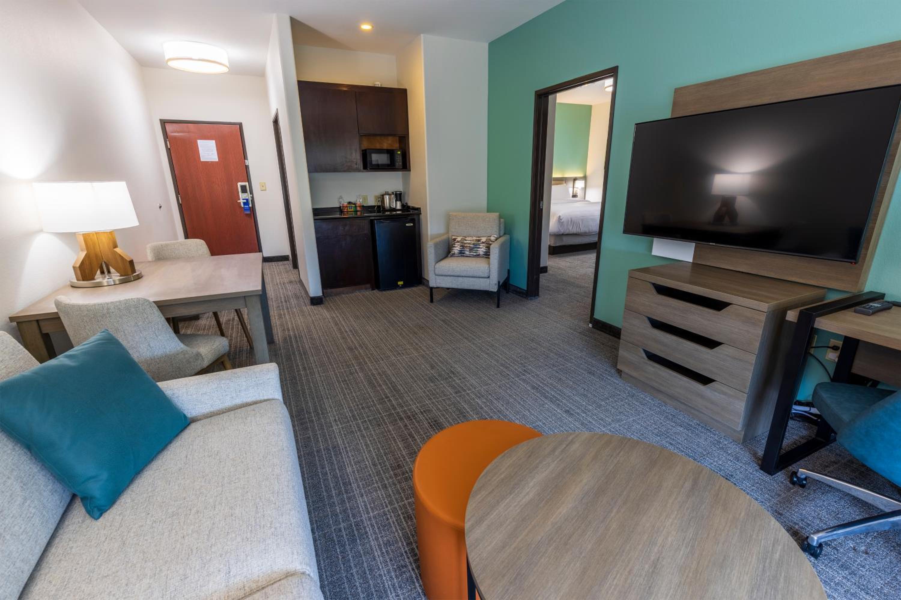 Presidential King Suite  with Sofa bed - Non Smoking/Interior Hall photo 1