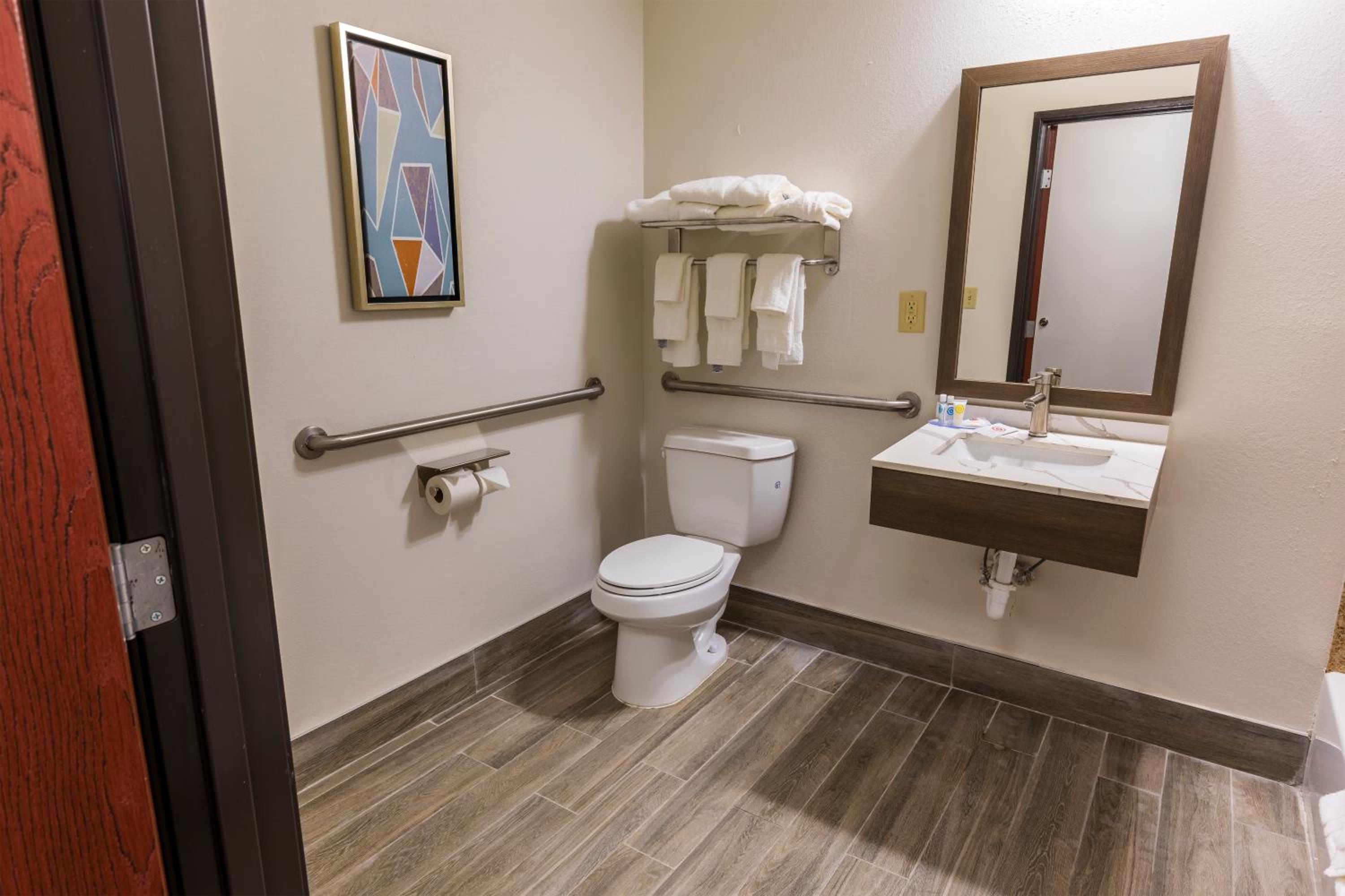 Two Queen Beds and Roll-In Shower - Disability Access - Photo 6