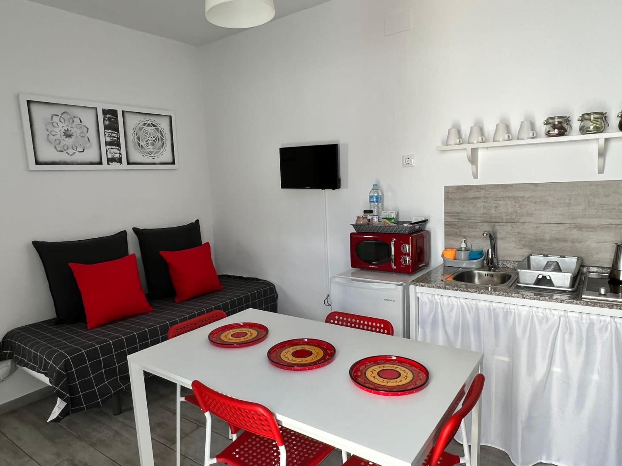 One-Bedroom Apartment - Photo 27