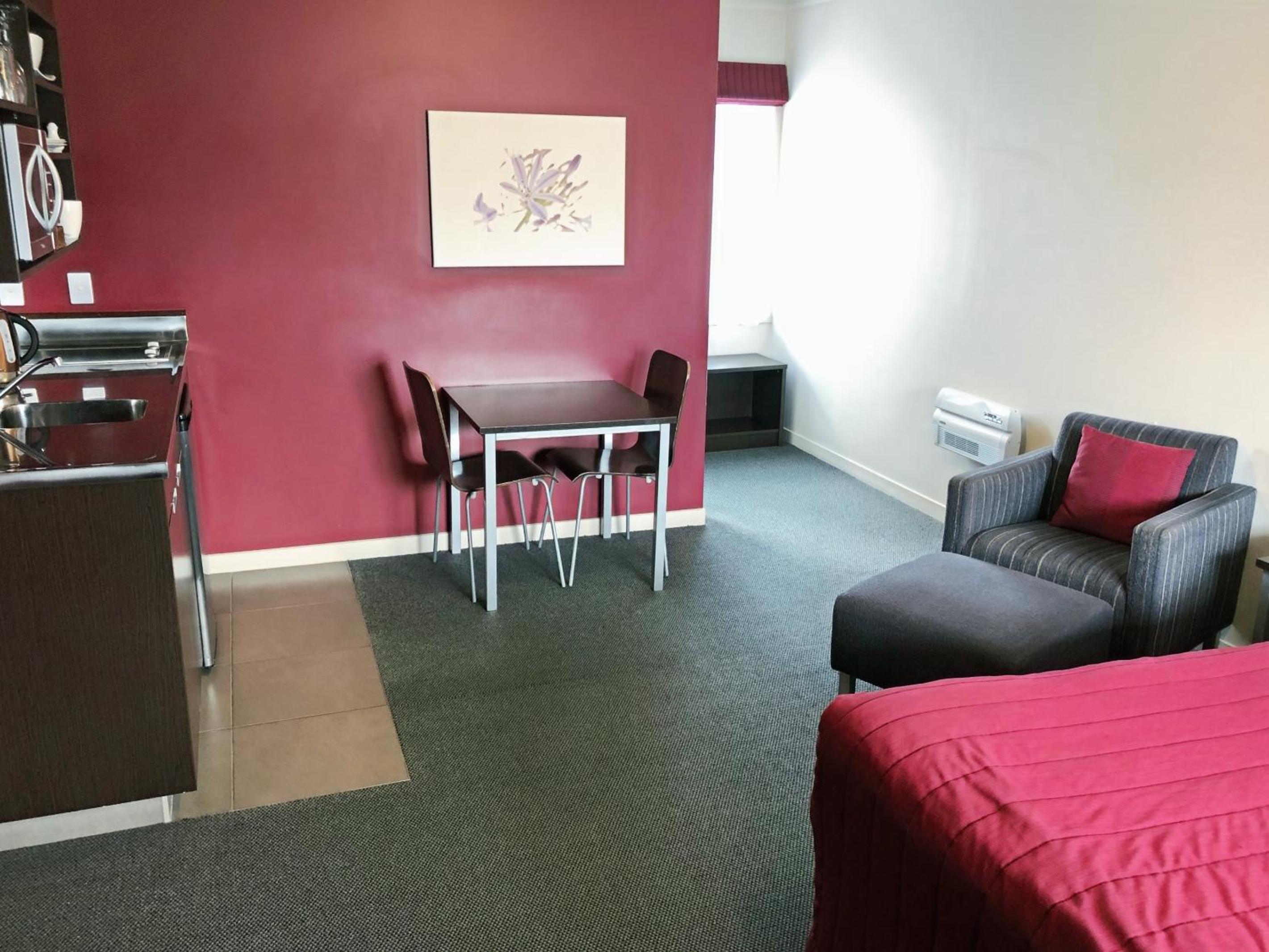 Executive Studio with Spa Bath  - Photo 3