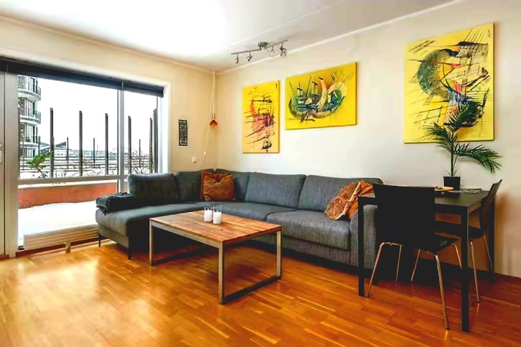 One-Bedroom Apartment photo 1