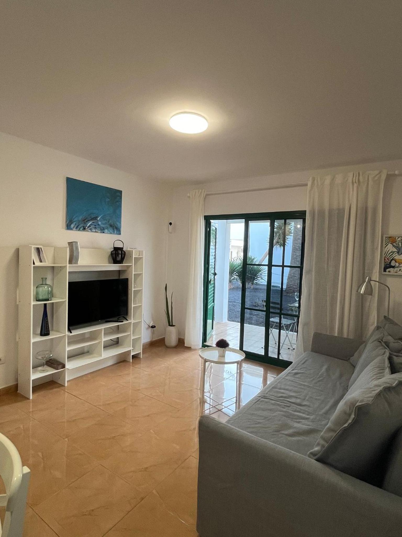 One-Bedroom Apartment photo 3