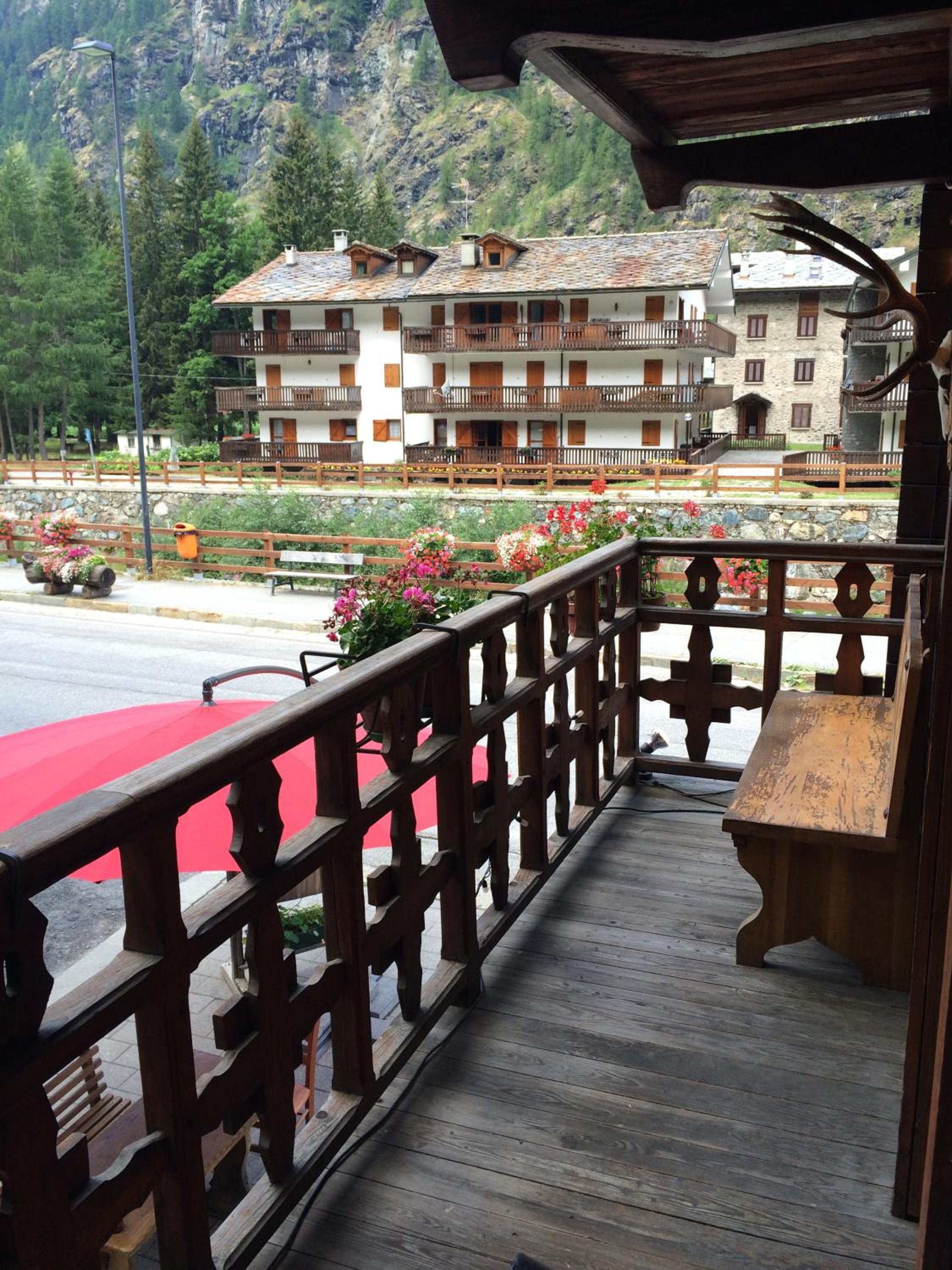Double Room with Balcony - Photo 6