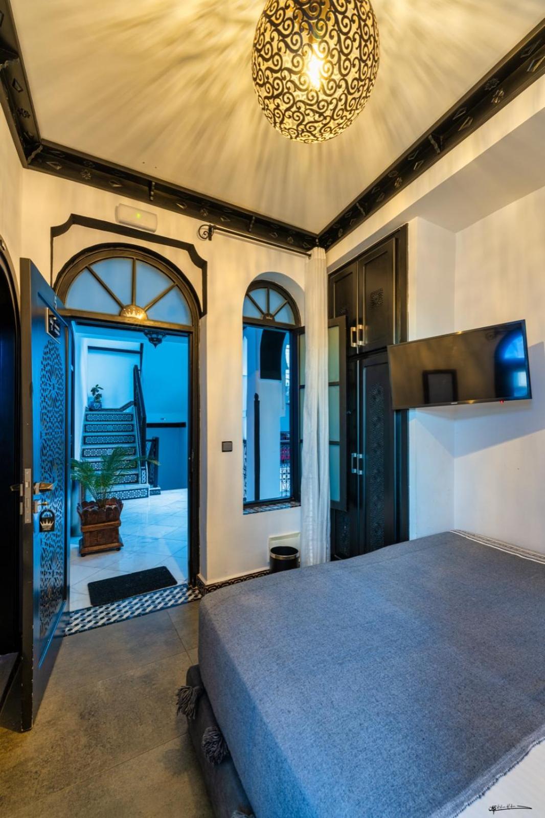 Standard Double or Twin Room - Photo 11
