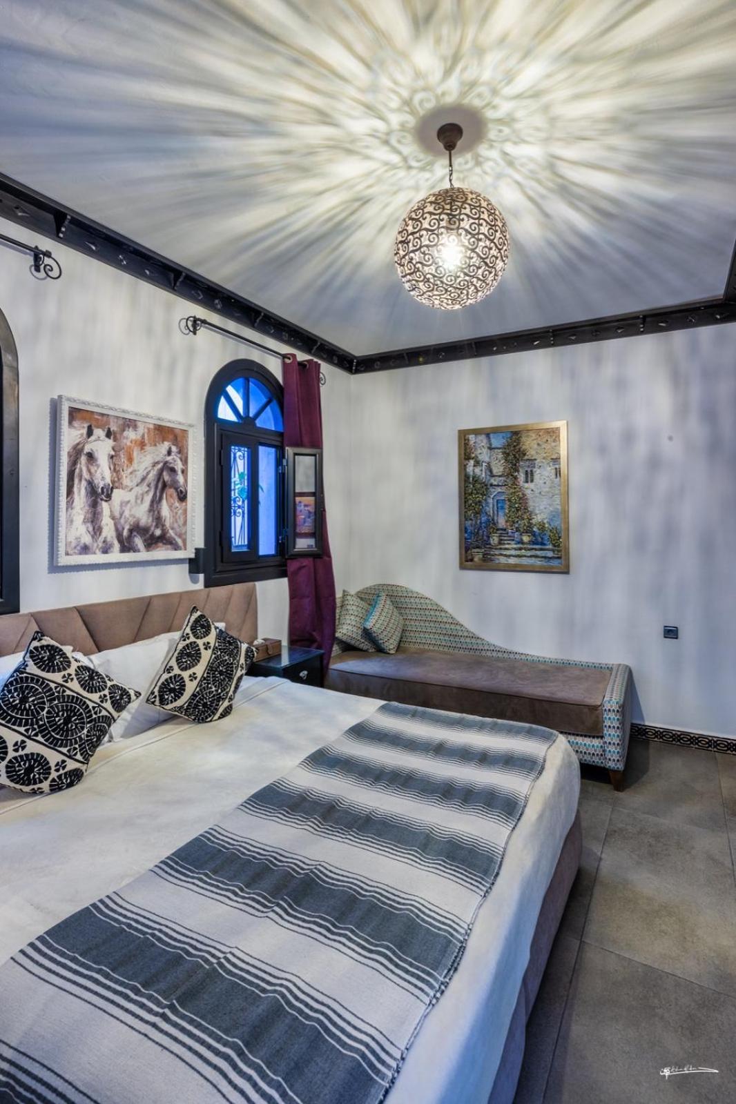 Double or Twin Room with Private Bathroom - Photo 1