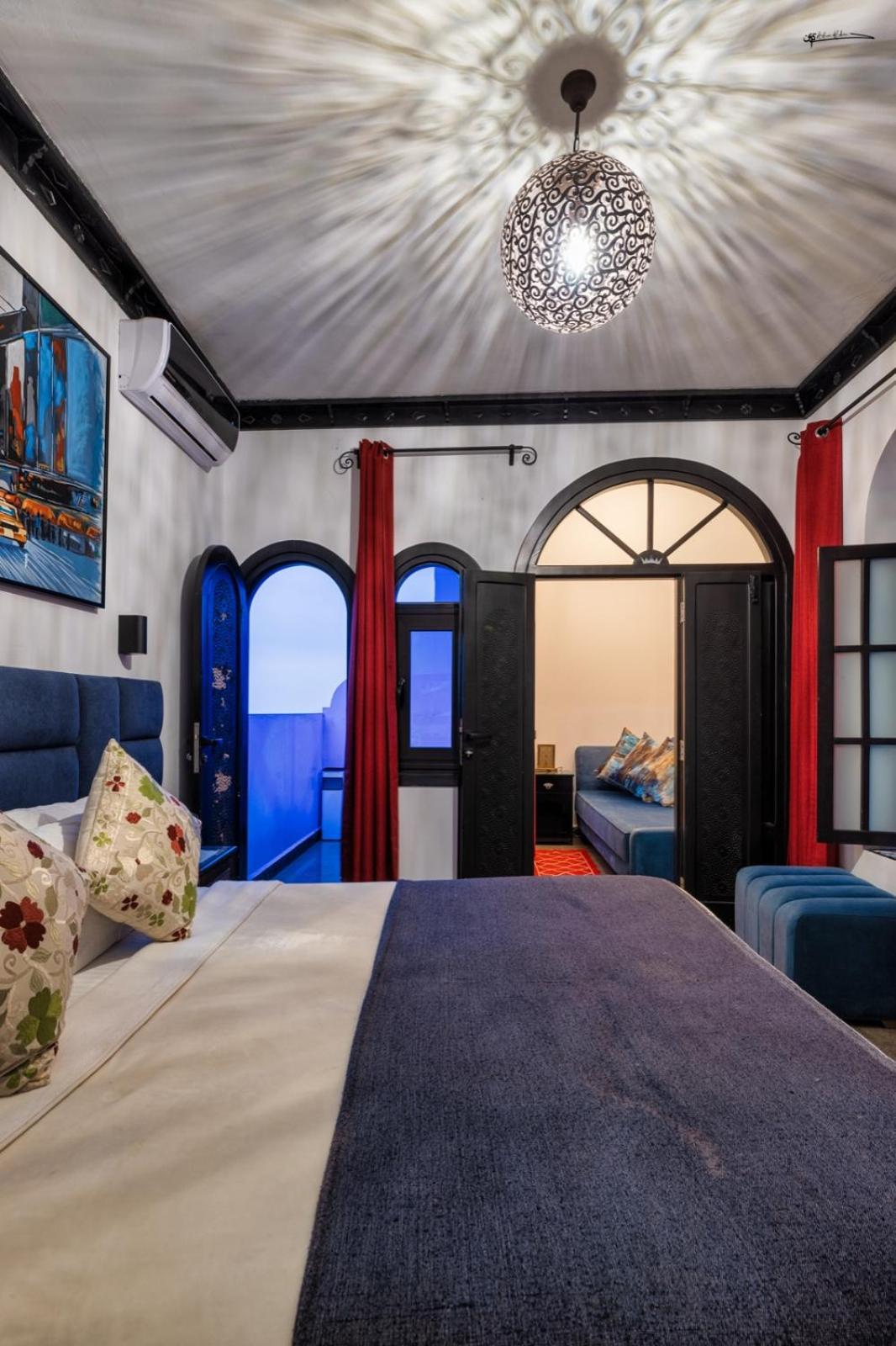 Double or Twin Room with Balcony - Photo 3