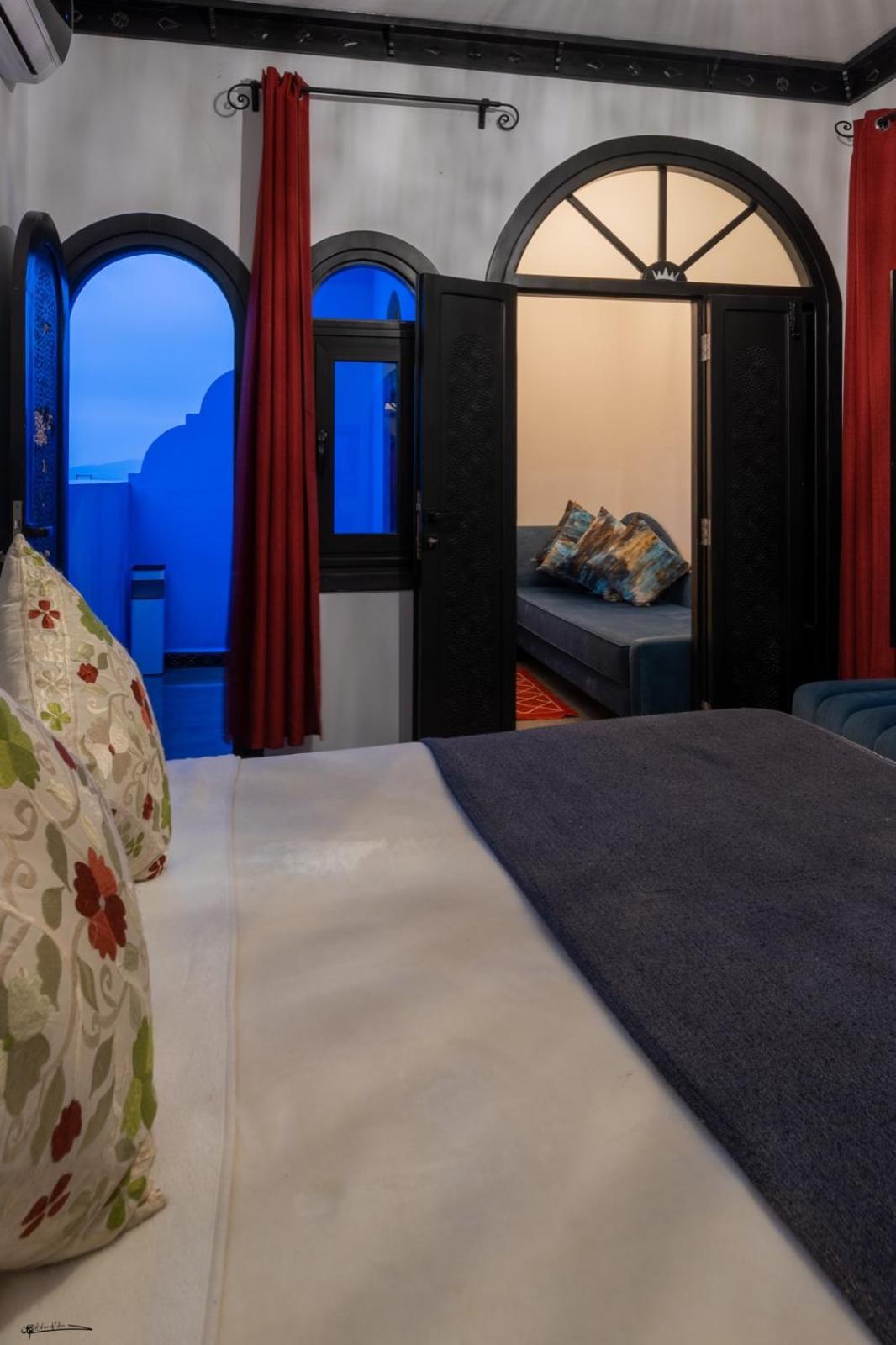 Double or Twin Room with Balcony - Photo 2
