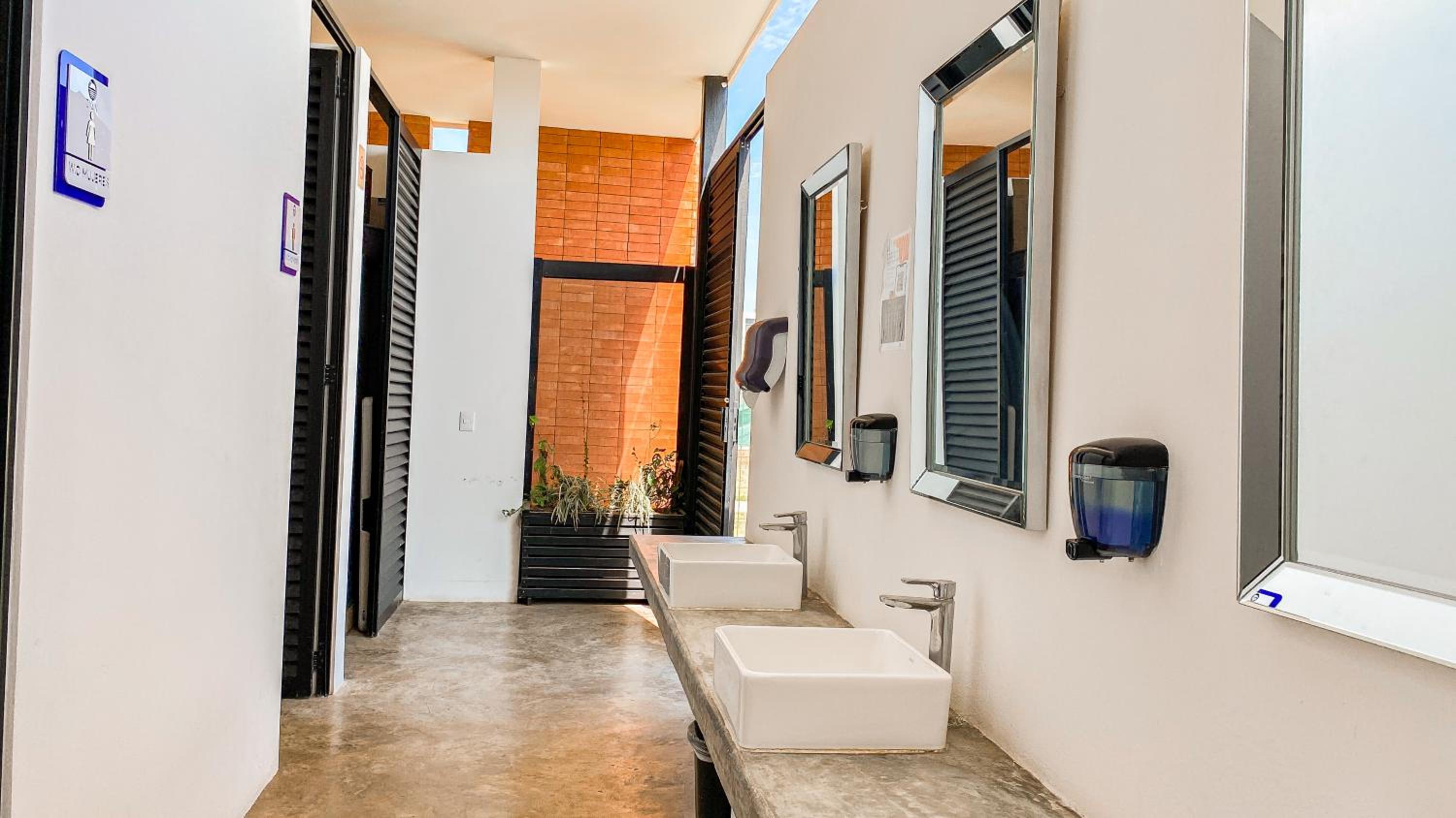 Two-Bedroom House - Photo 3