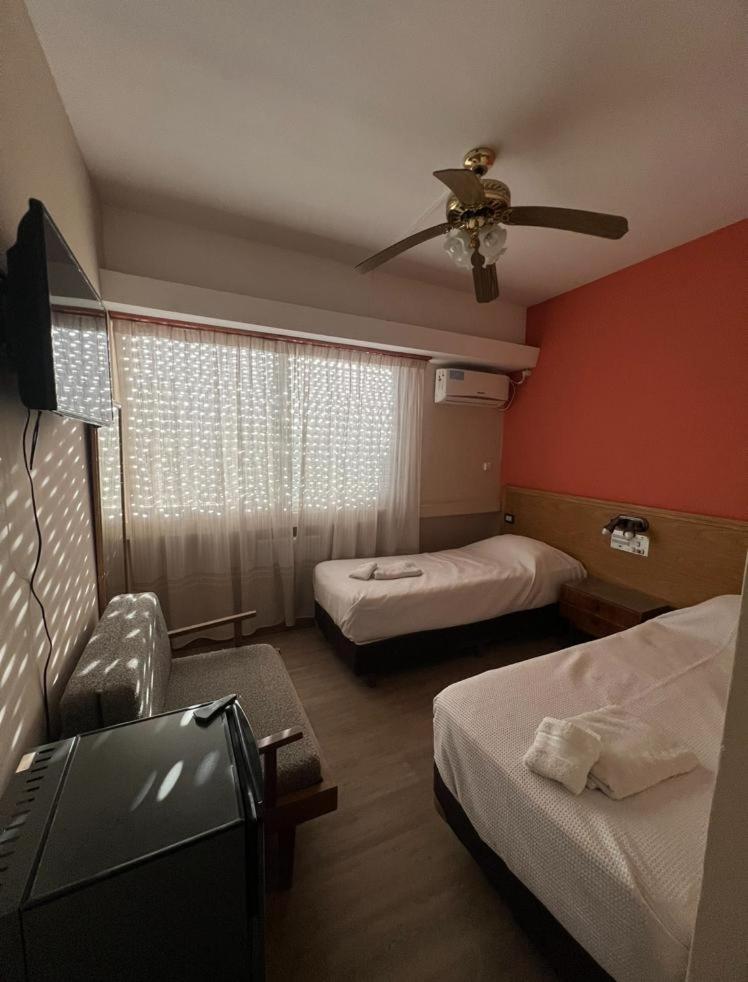 Standard Twin Room photo 3
