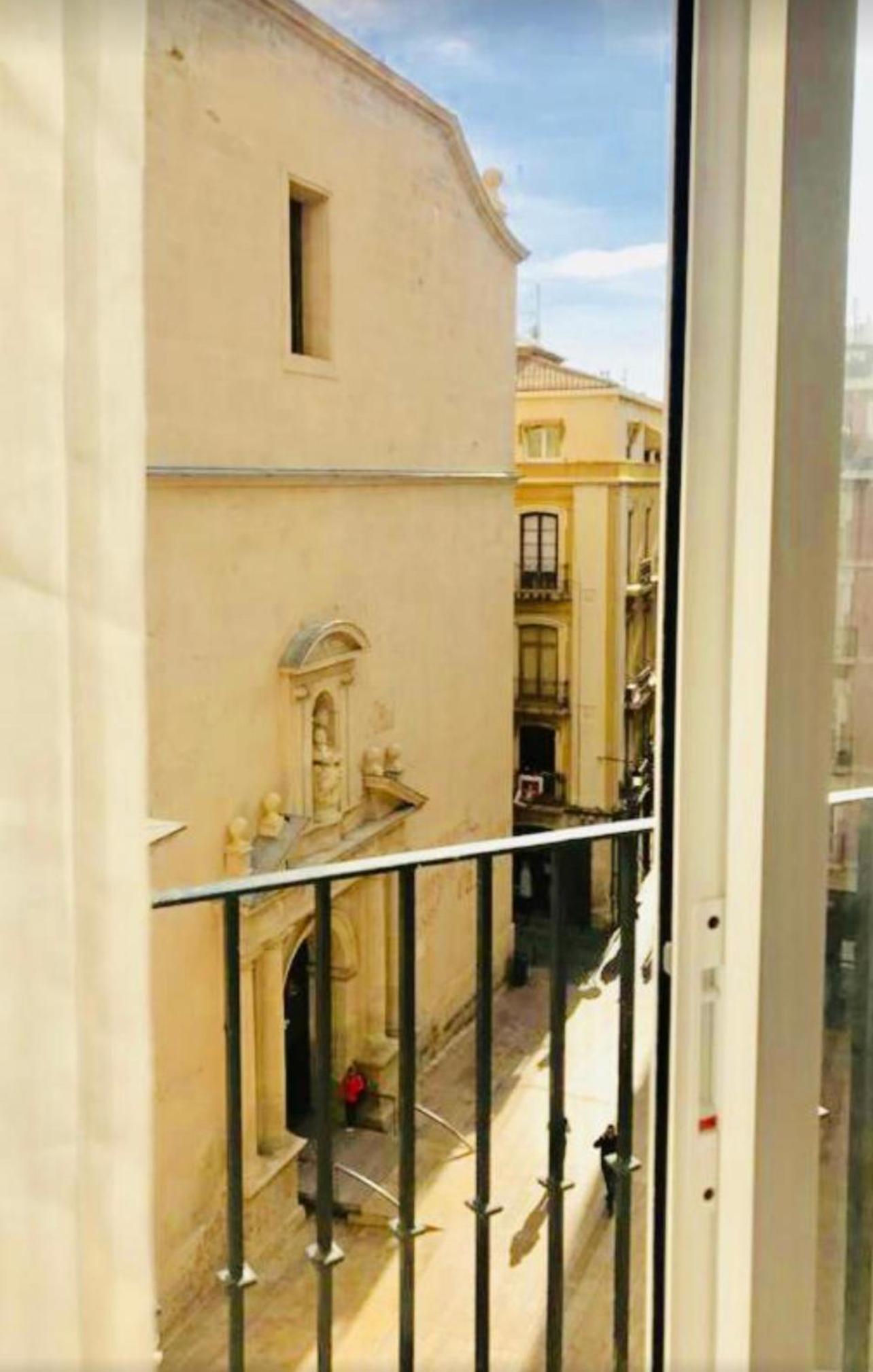Apartment with Balcony - Photo 118
