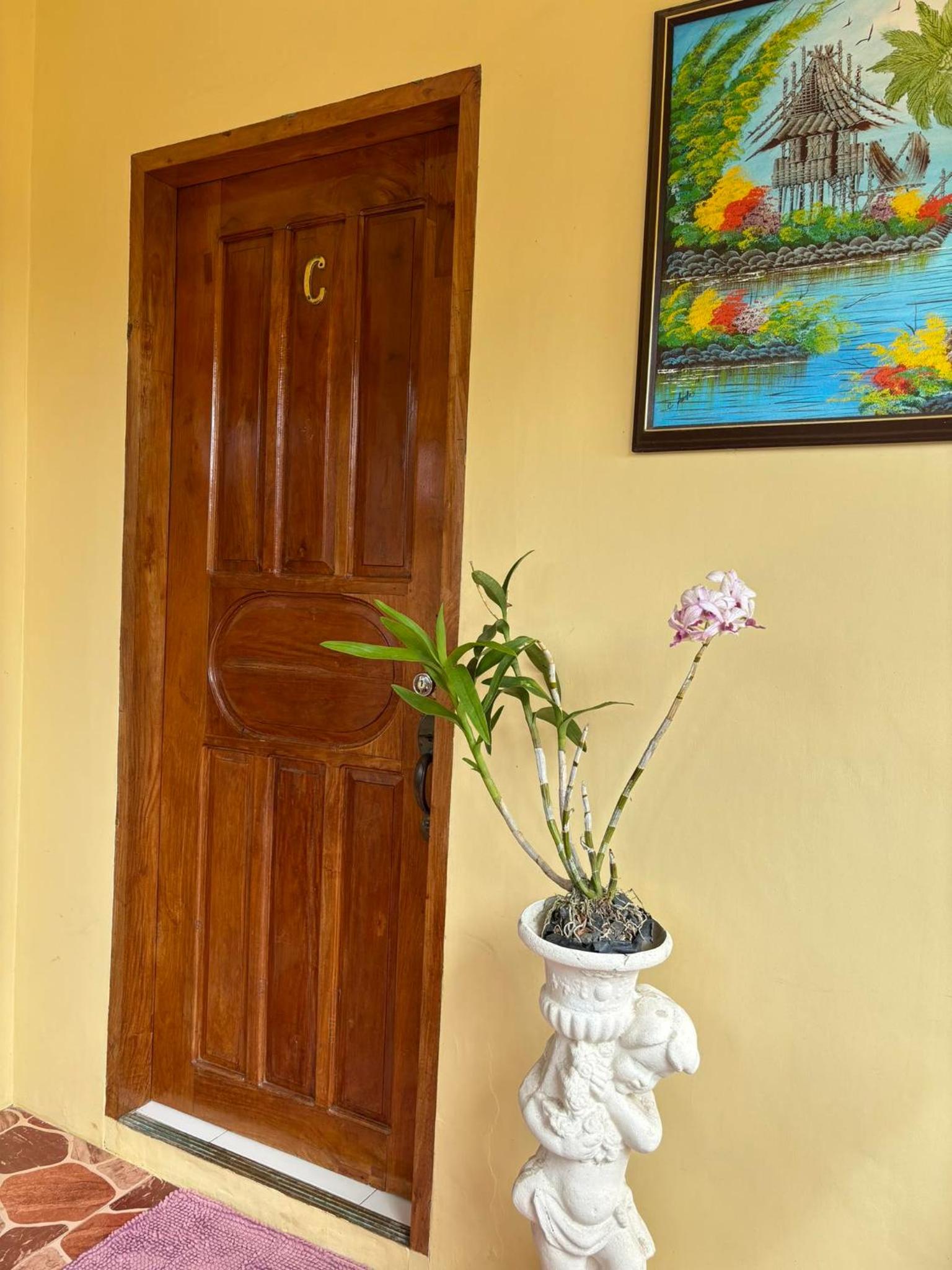 Single Room with Bathroom photo 2