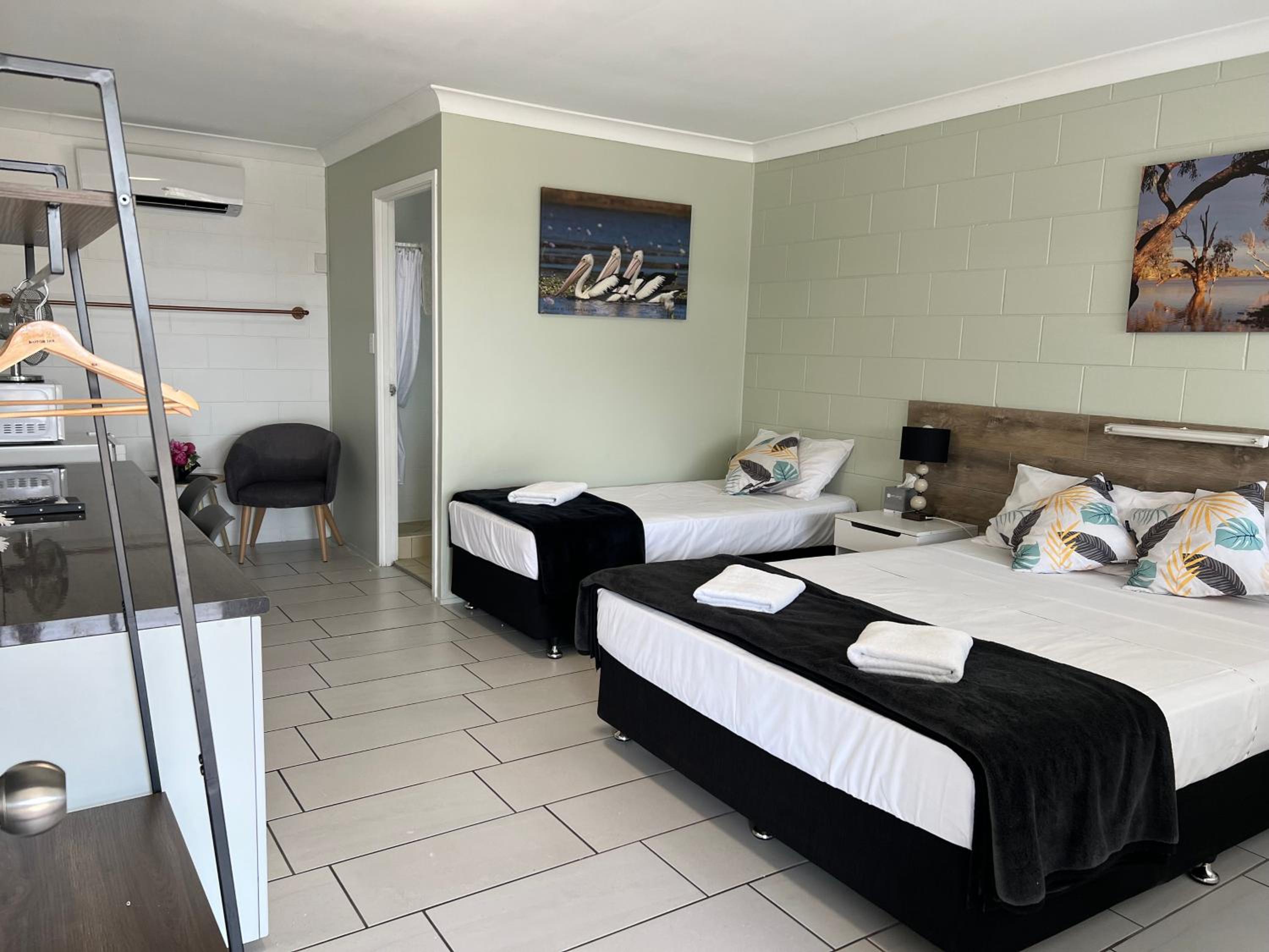 Deluxe Twin Room - Photo 7