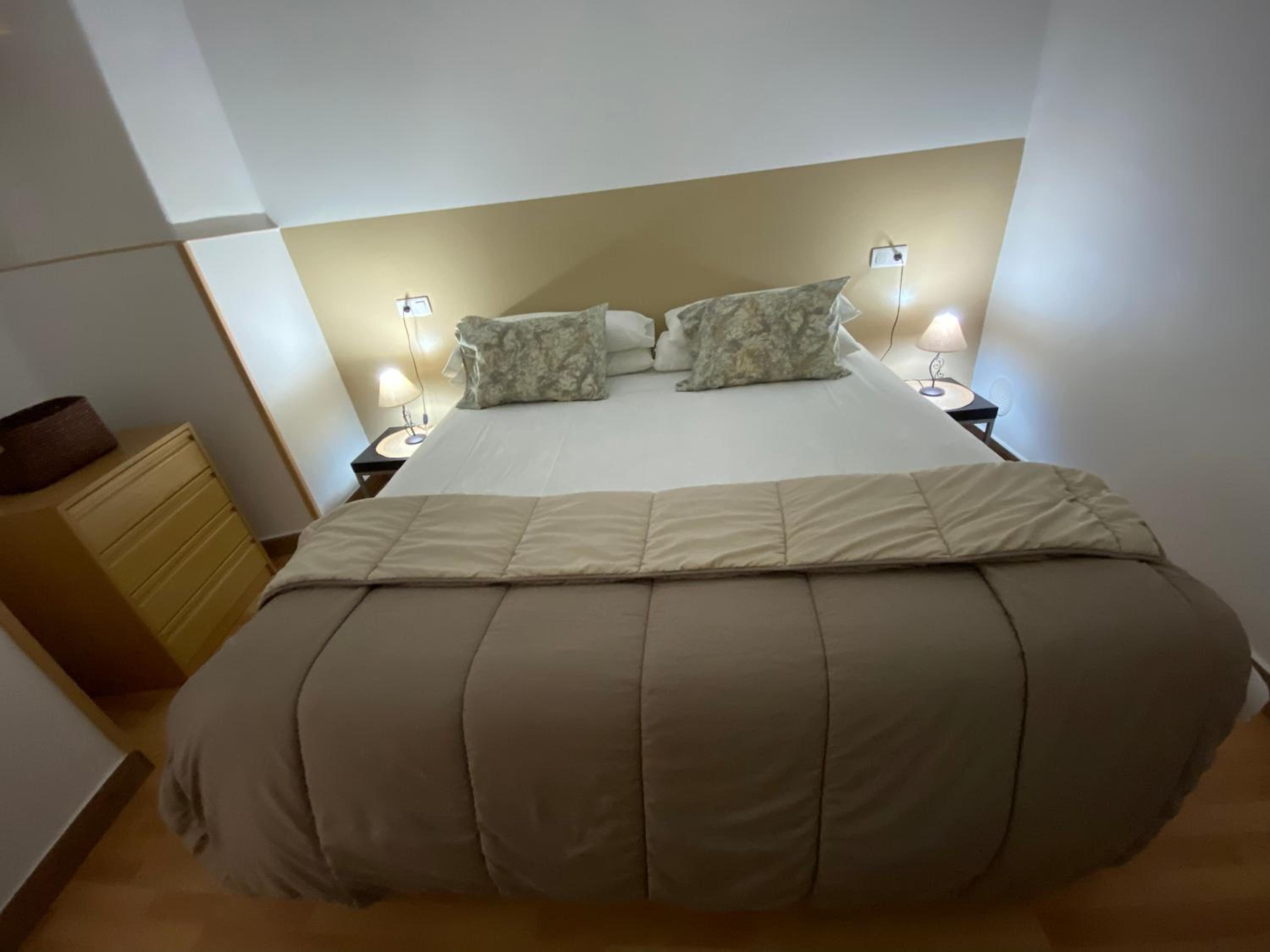 Apartamento de Una Habitación (2 -4 Adultos) D - Calle Valdés, 18