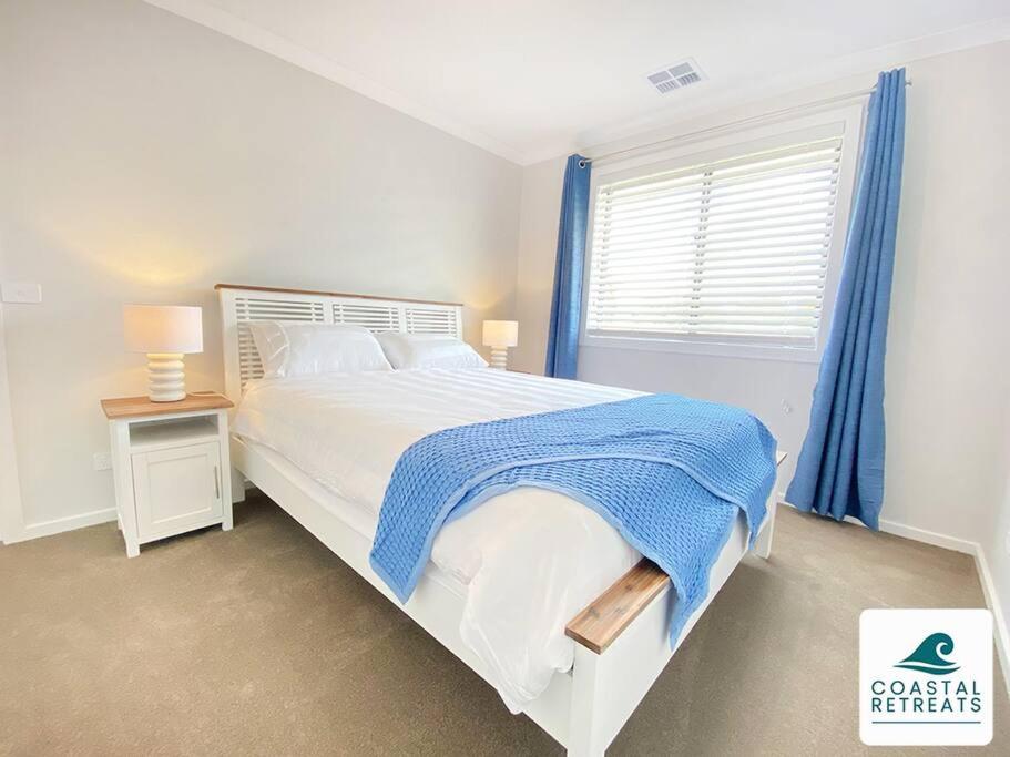 Five-Bedroom House photo 2