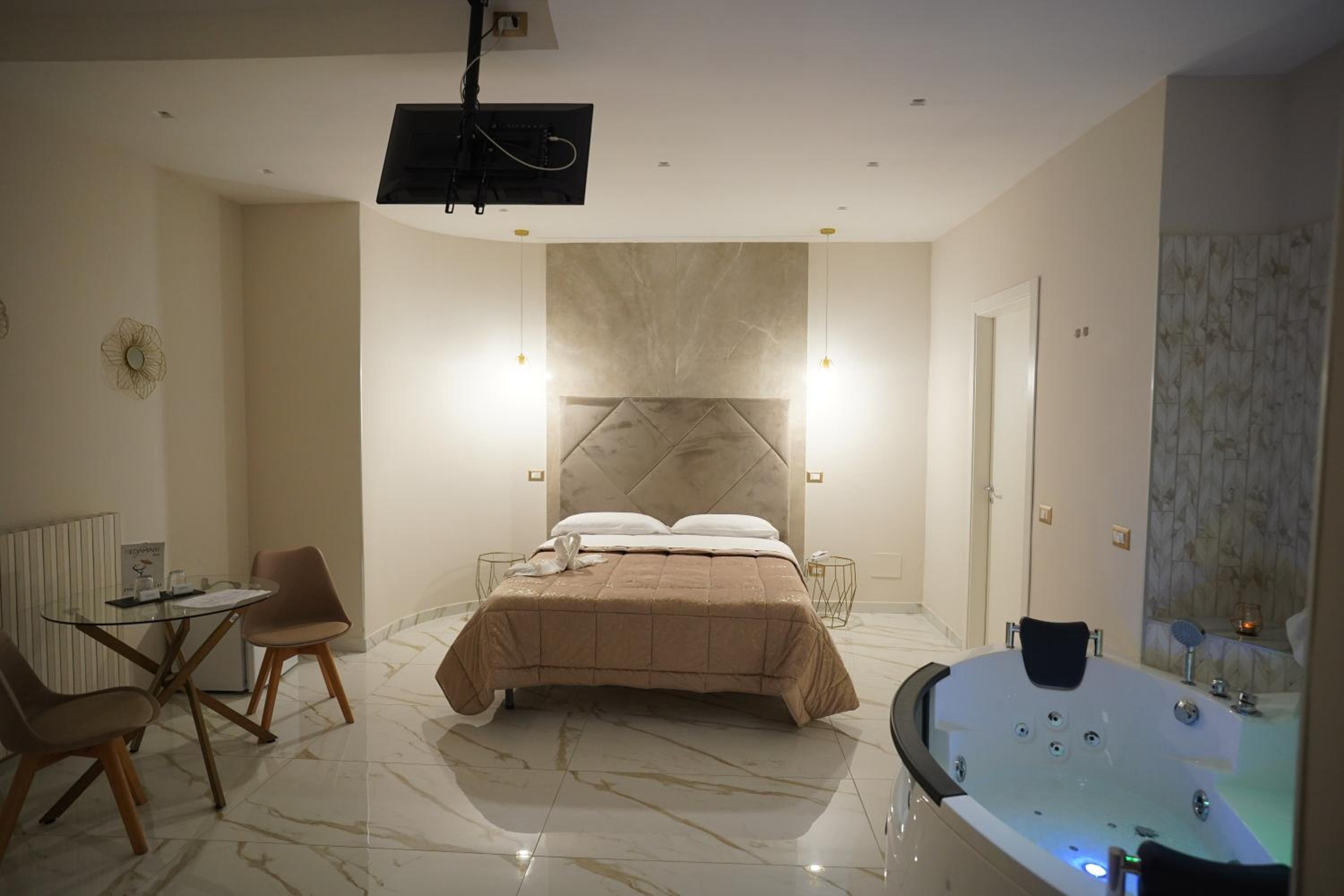 Deluxe Junior Suite photo 3