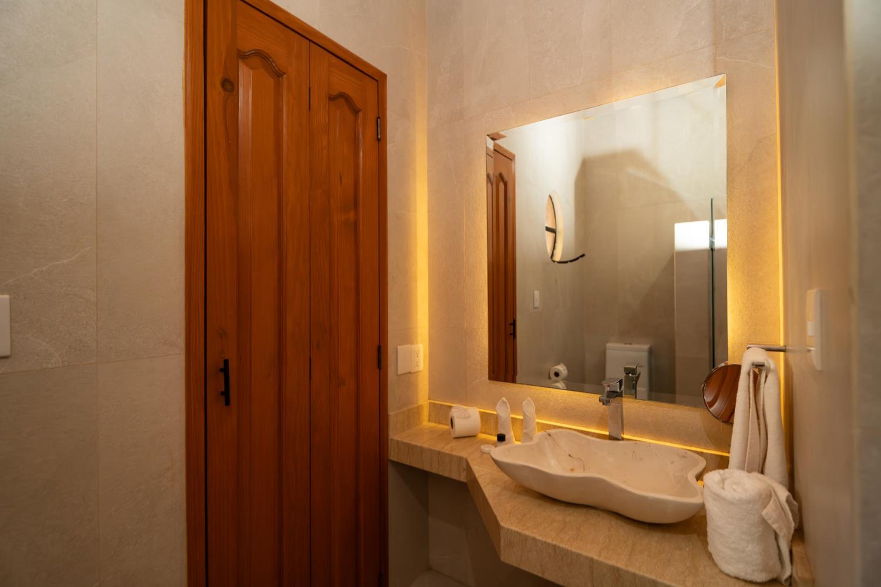 Two-Bedroom Suite - Photo 15
