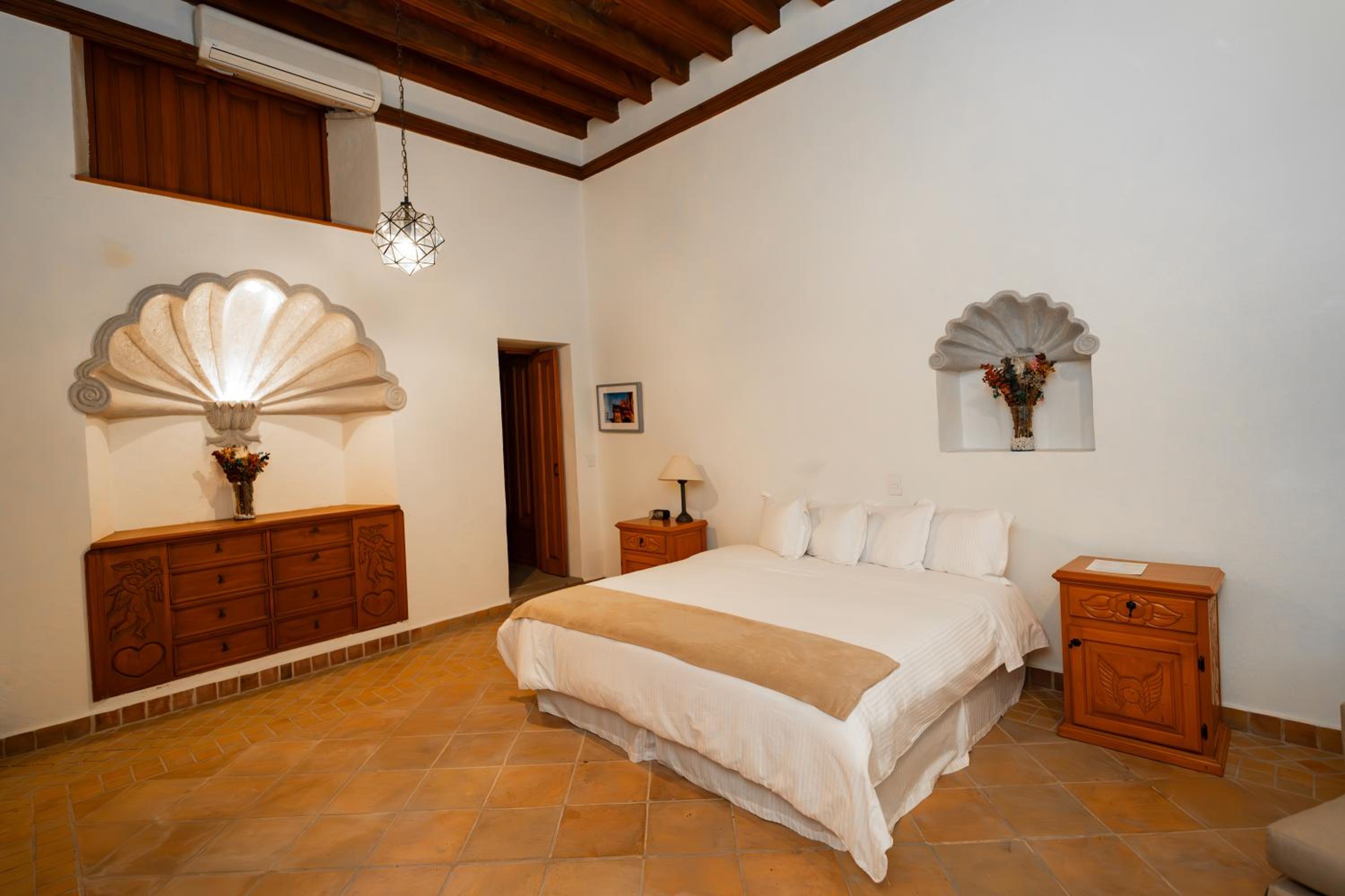 Deluxe Suite - Photo 21