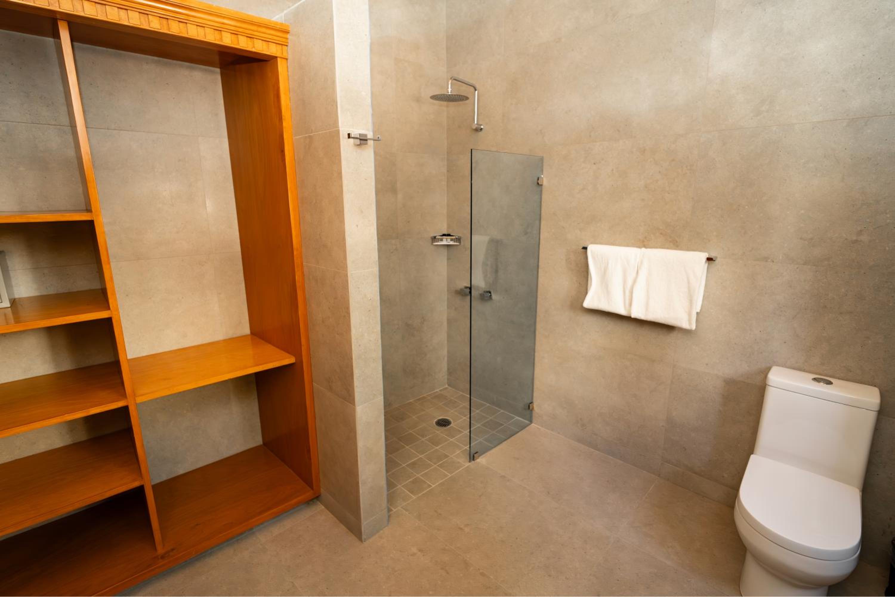 Deluxe Suite - Photo 20