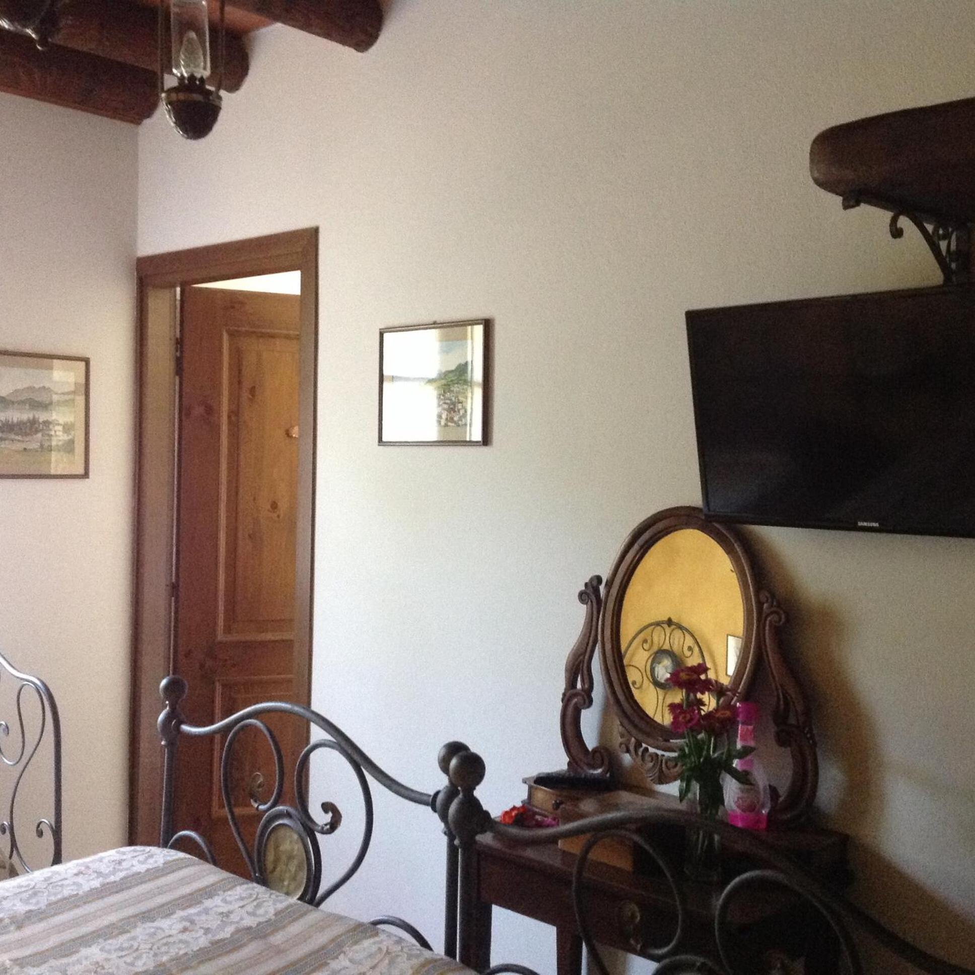 Comfort Triple Room with Shower photo 3