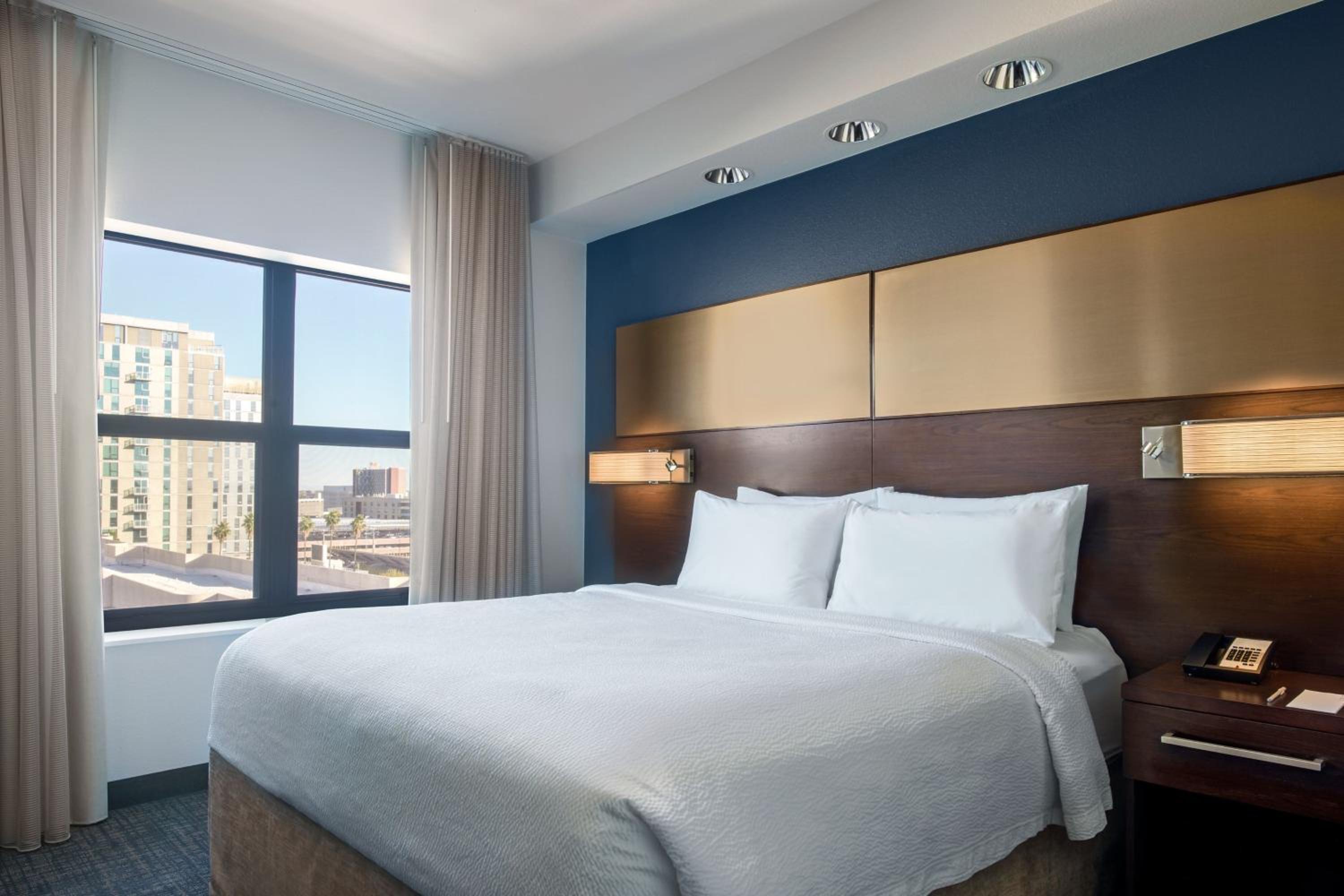 One-Bedroom Suite with Balcony