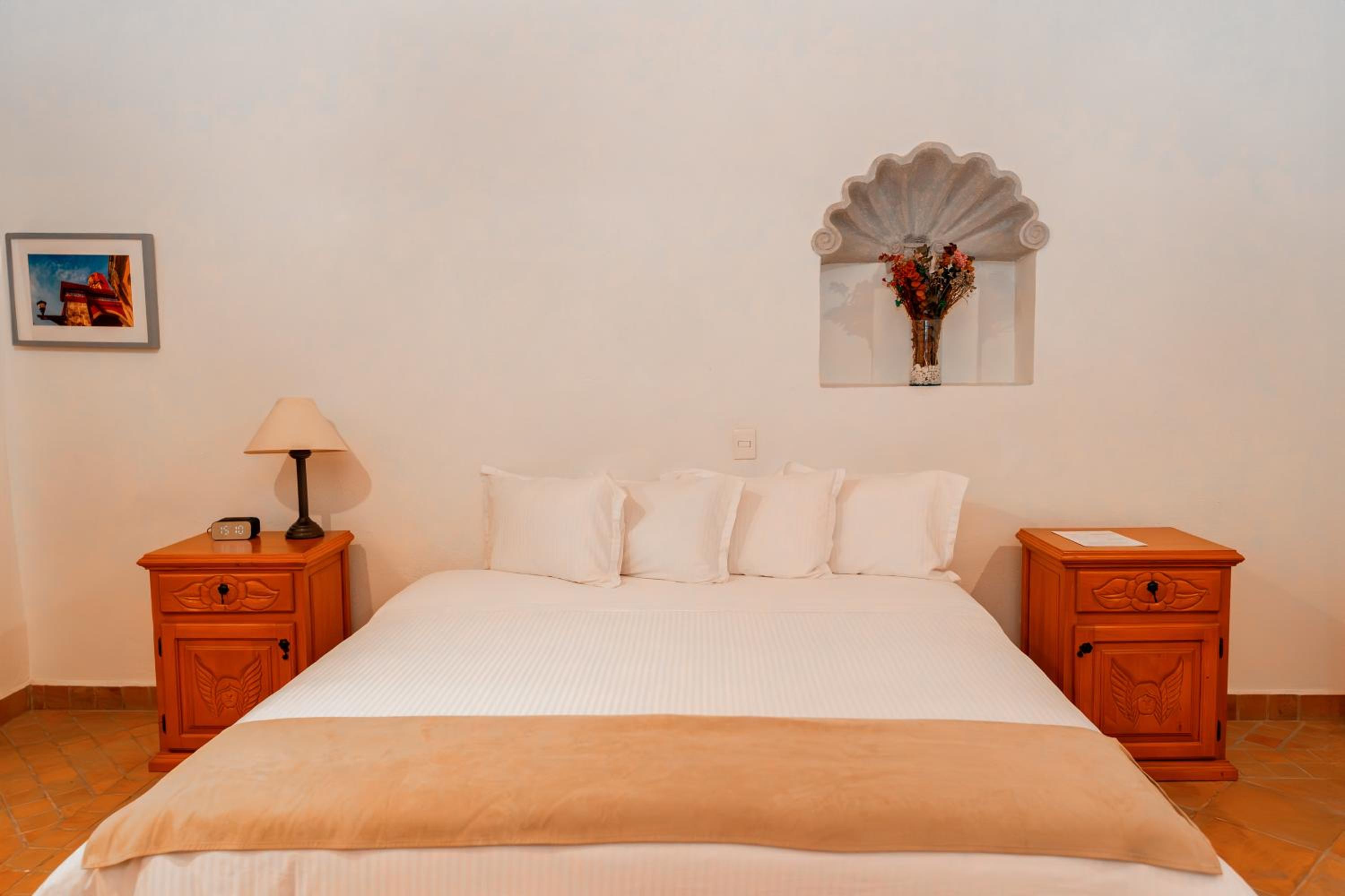 Deluxe Suite - Photo 28