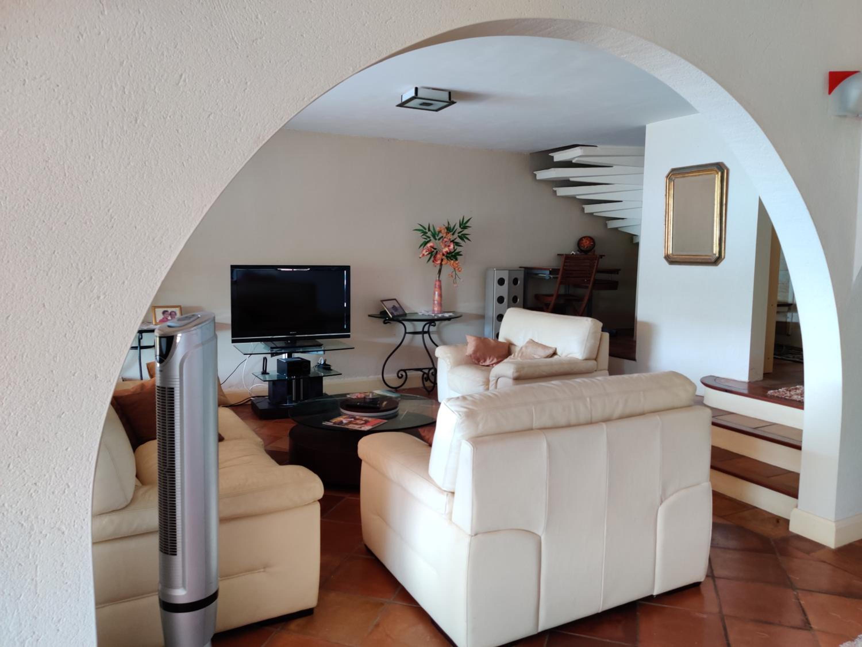 Three-Bedroom House photo 3