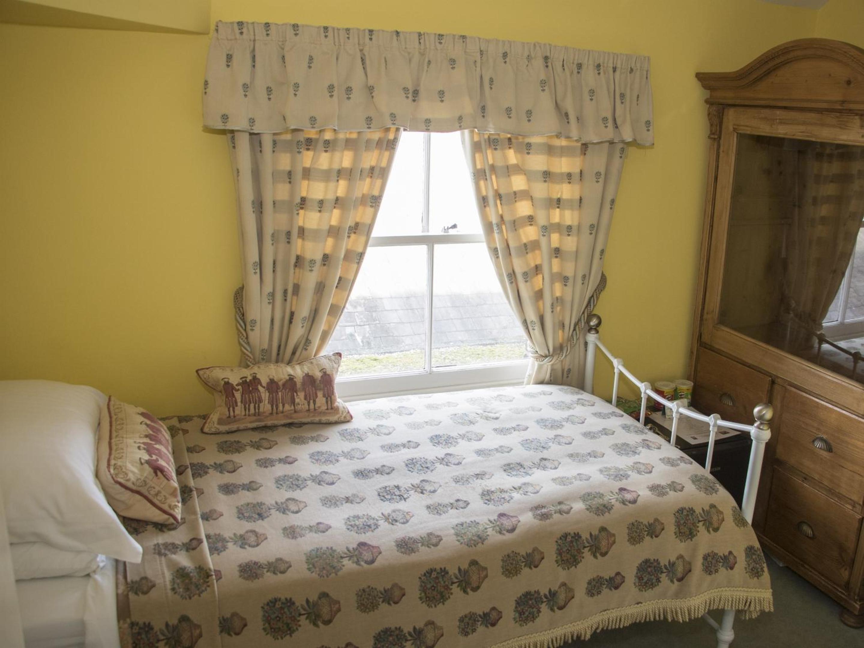 Single Room photo 2