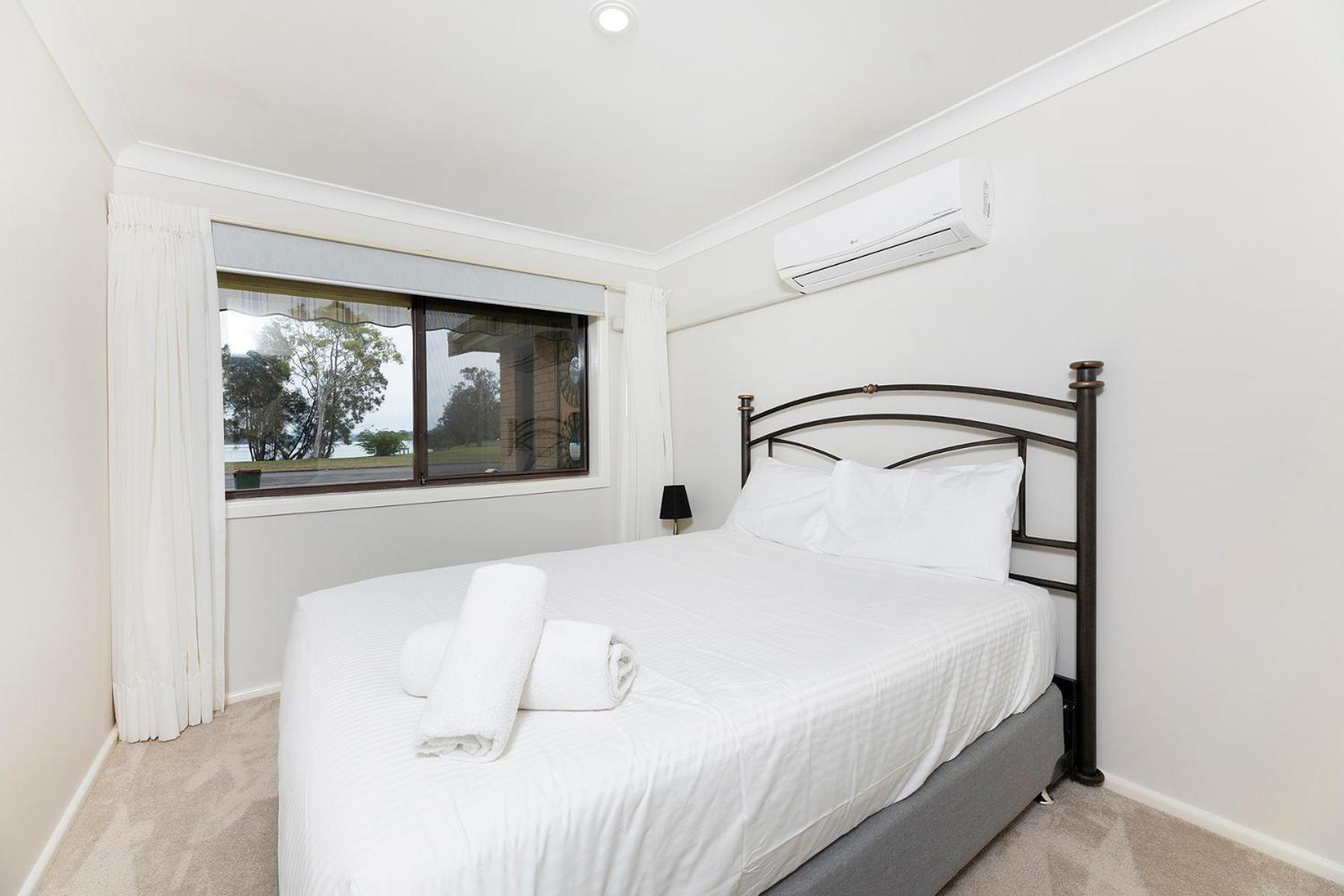 Three-Bedroom House photo 2