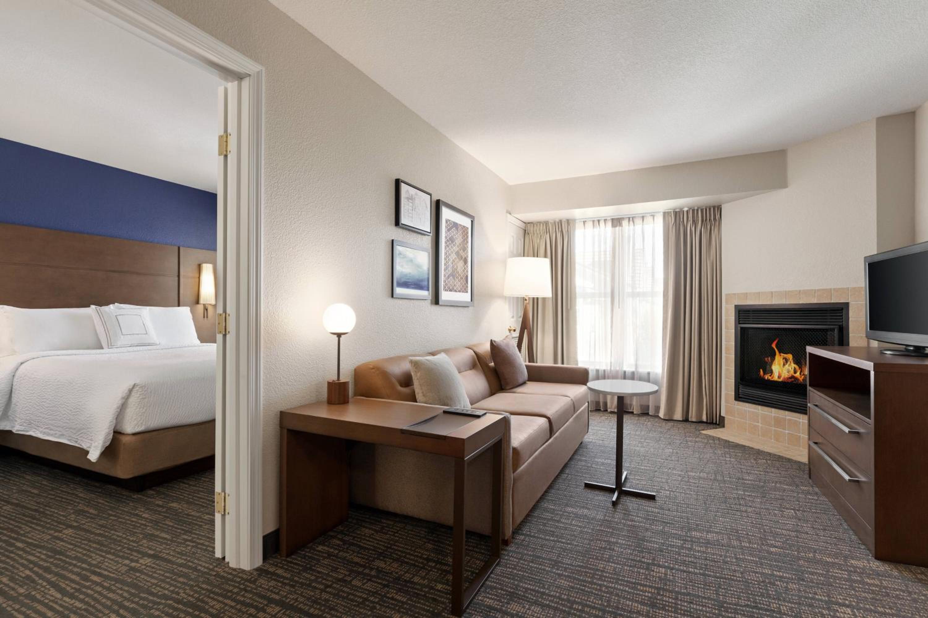 Two-Bedroom Suite with Sofa Bed - Photo 2