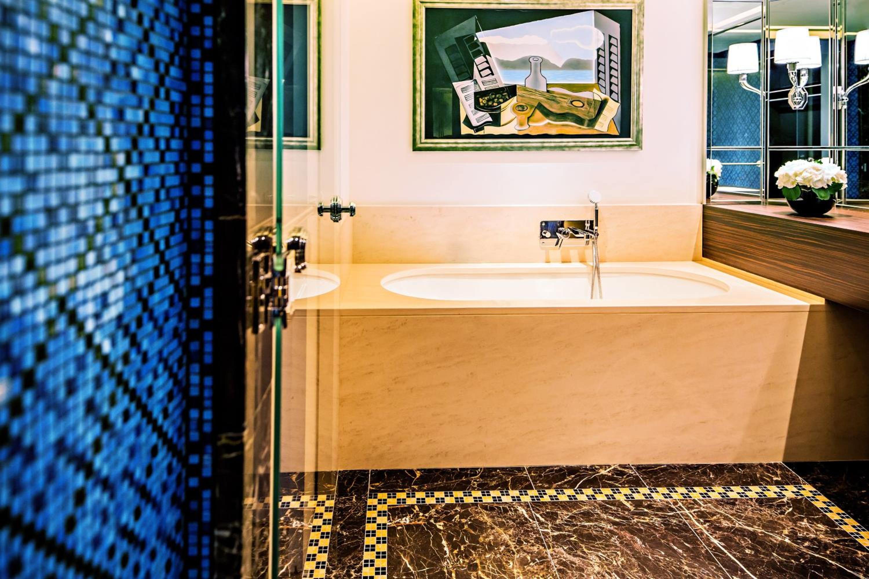 Macassar with View, 1 Bedroom Suite, City view