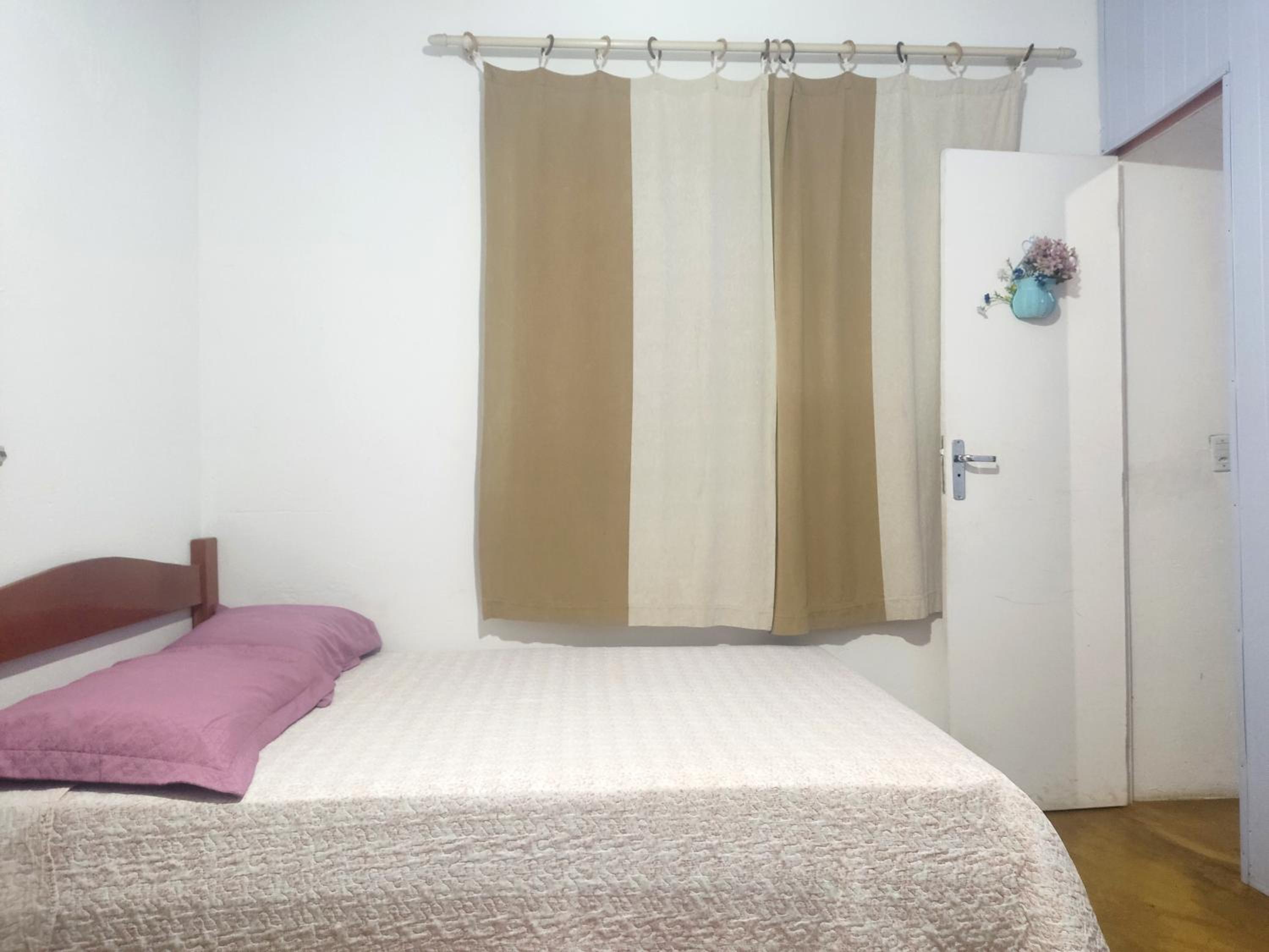 Economy Quadruple Room with Shared Bathroom - Photo 2