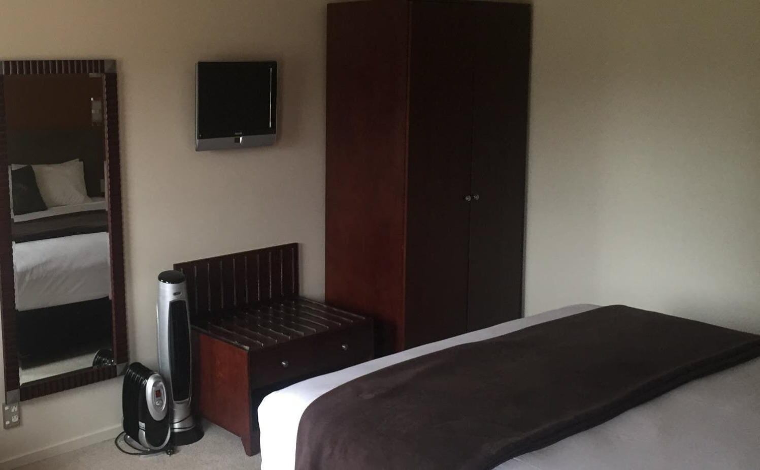 Suite Dreams - Photo 1